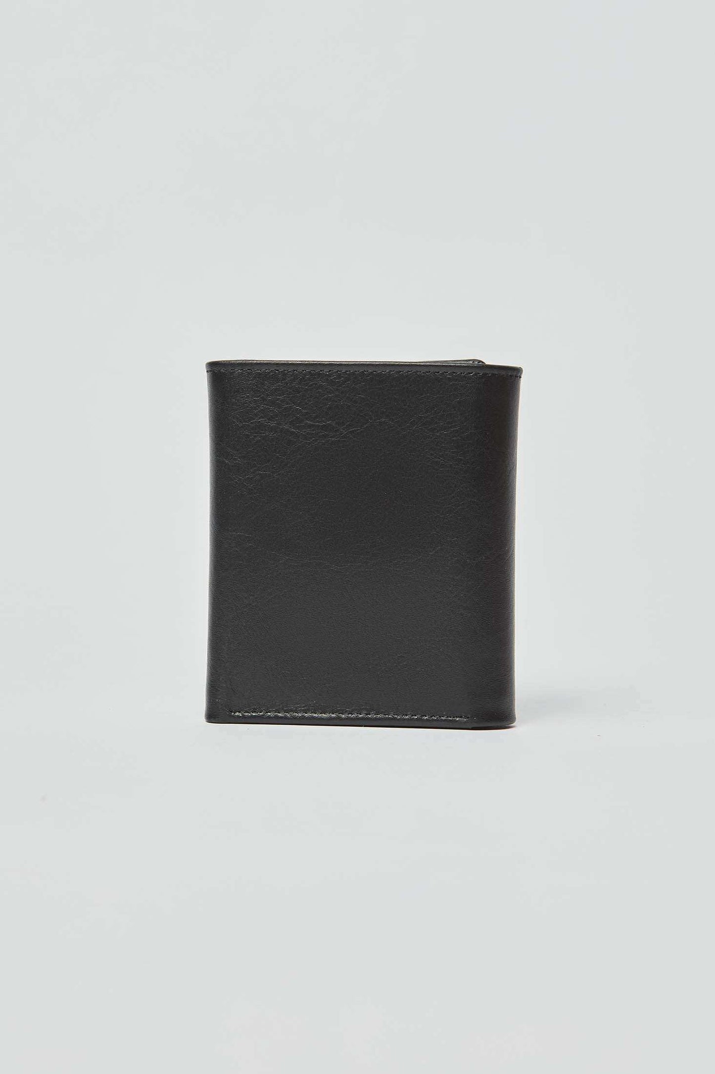 Dalydress men's black leather wallet, minimalist design on plain background