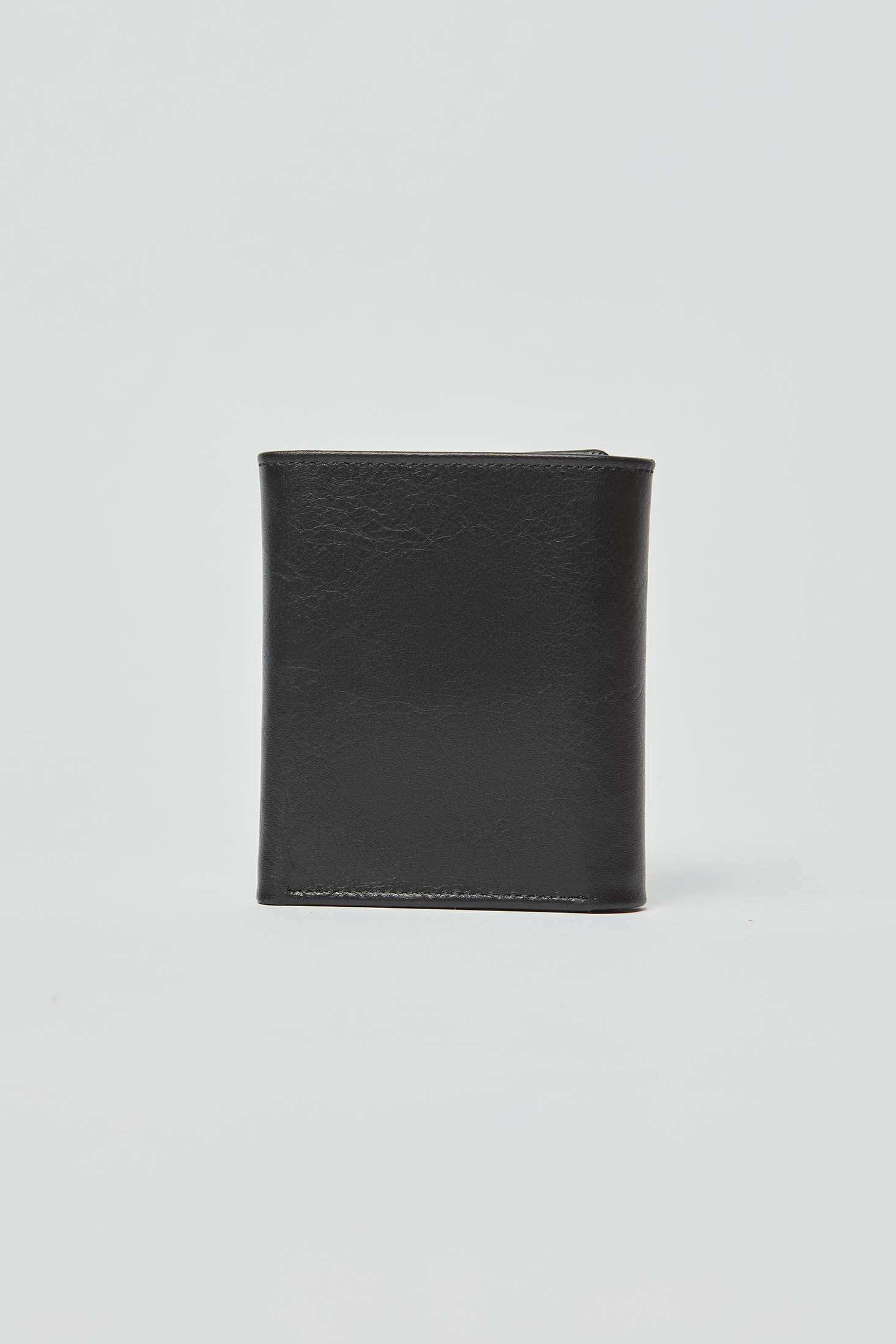 Dalydress men's black leather wallet, minimalist design on plain background