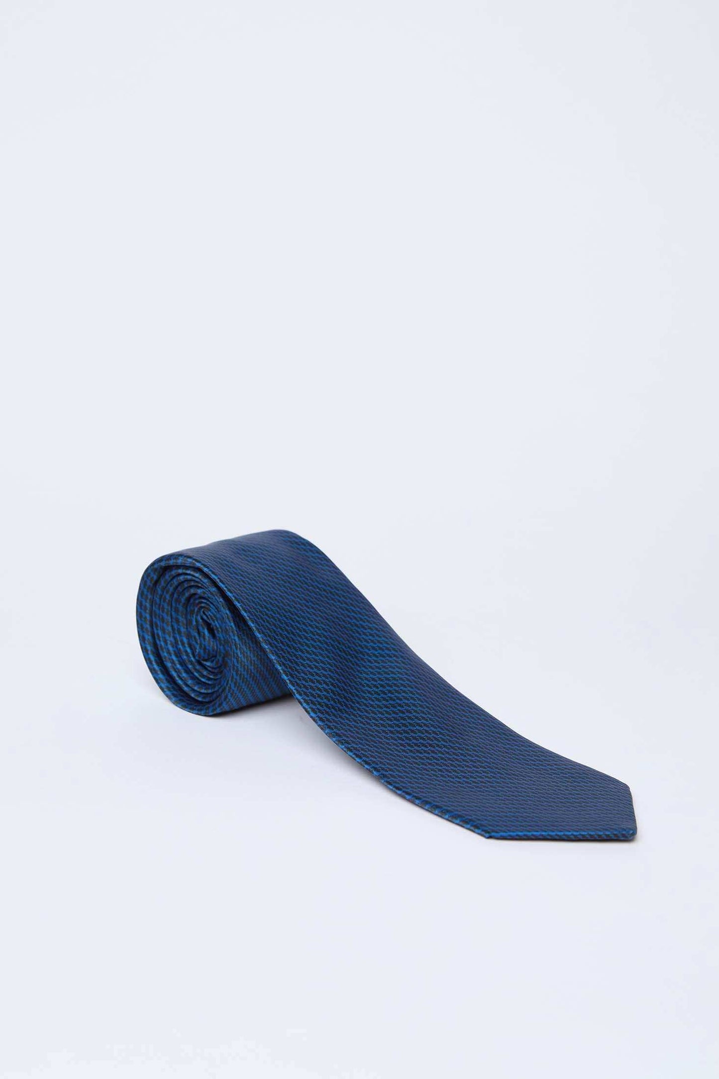 Dalydress men's blue patterned necktie on white background, elegant accessory