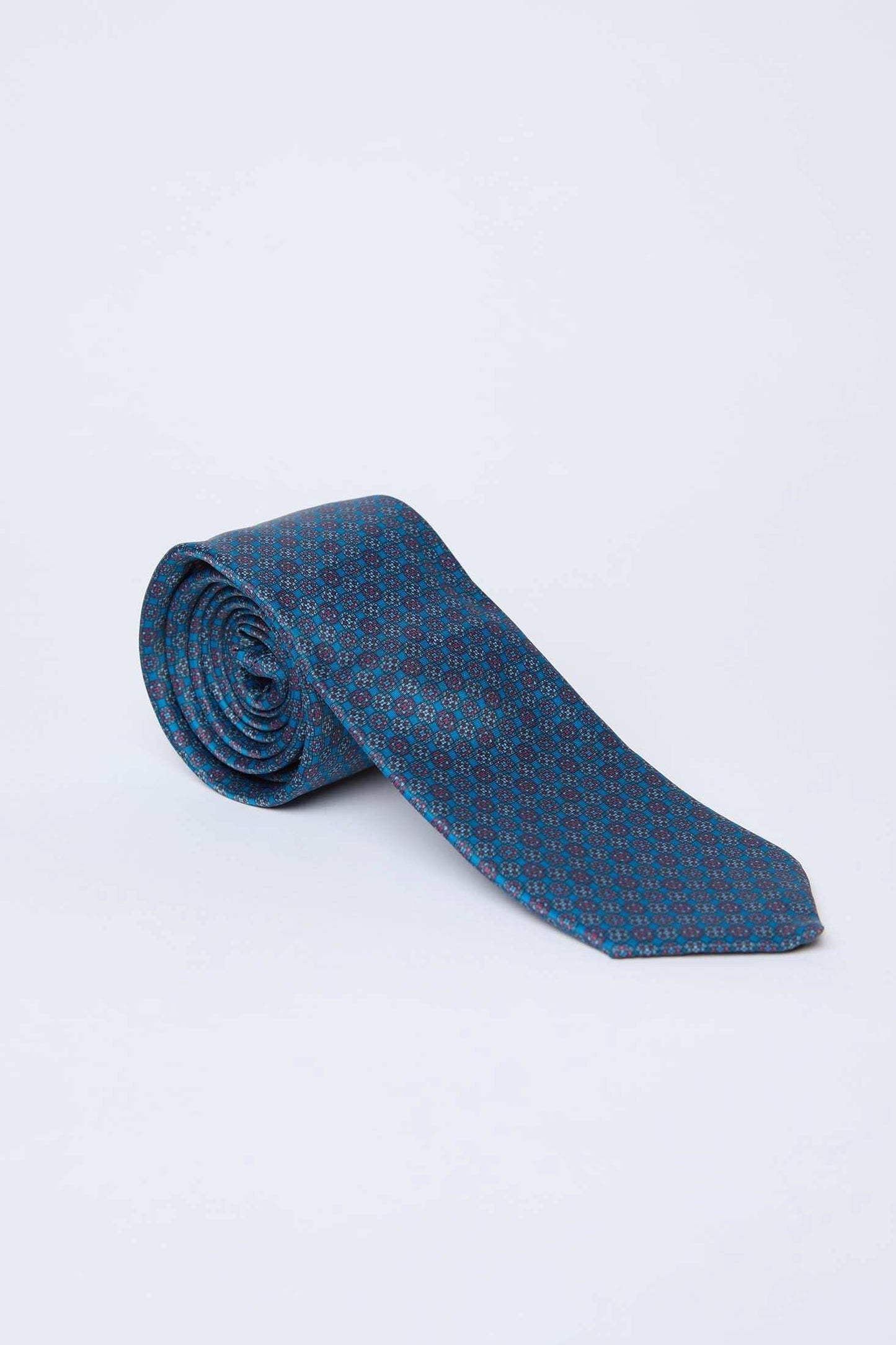 Dalydress men's blue patterned necktie on plain background, sophisticated Egyptian fashion