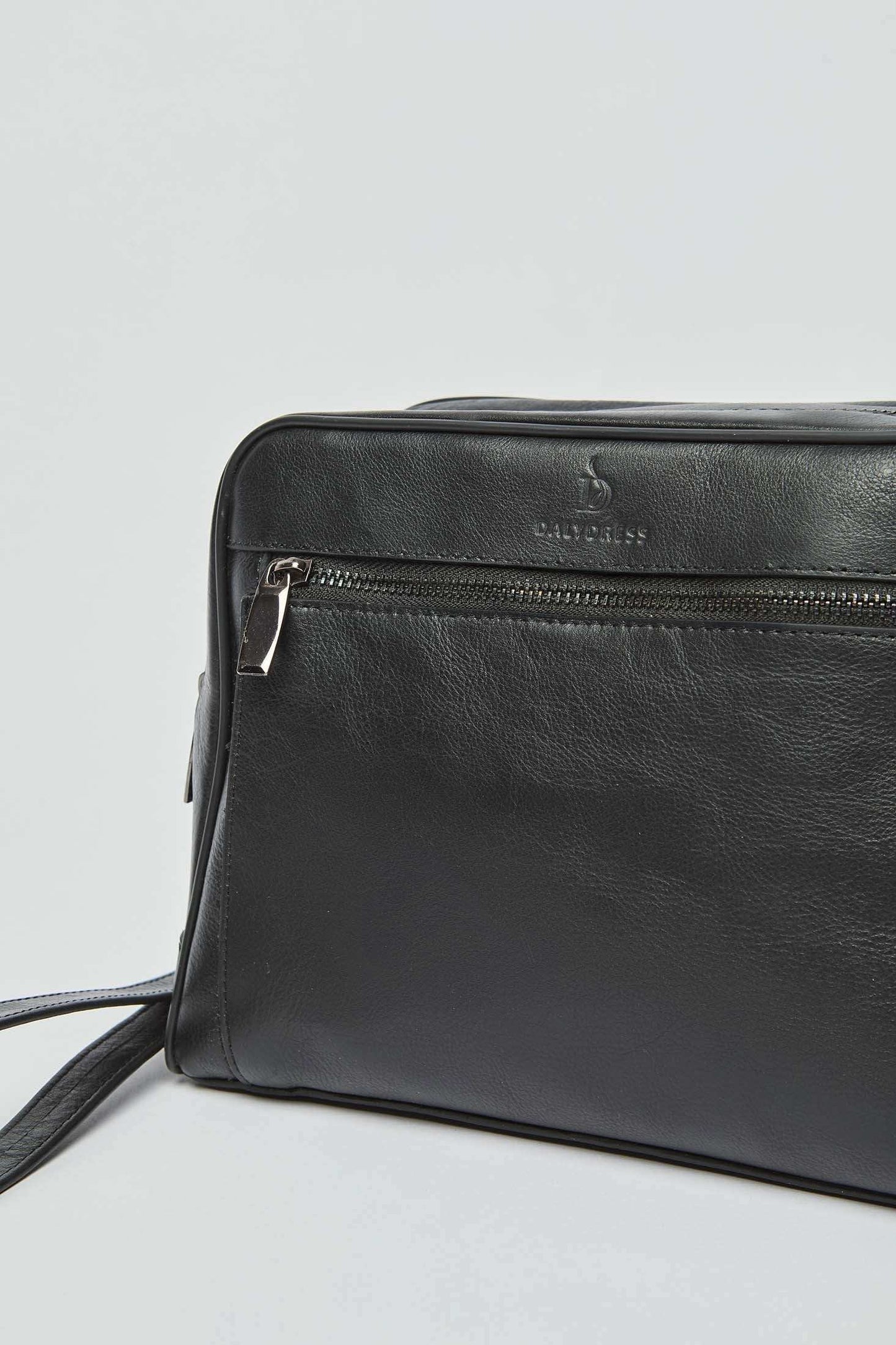 Dalydress black leather men's shoulder bag with zipper front pocket, minimalist design
