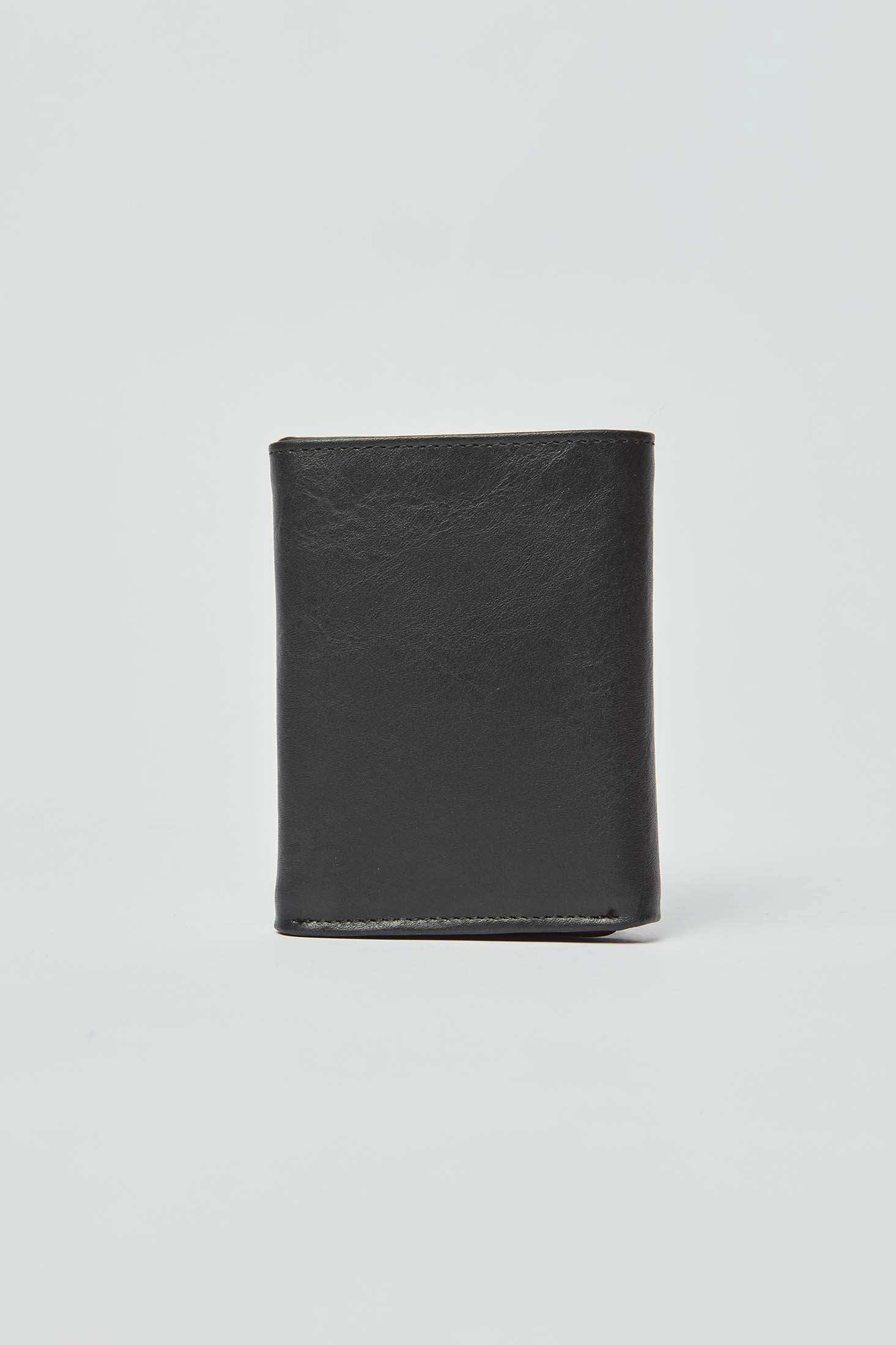 Dalydress classic black leather wallet for men, minimalist style, product on white background