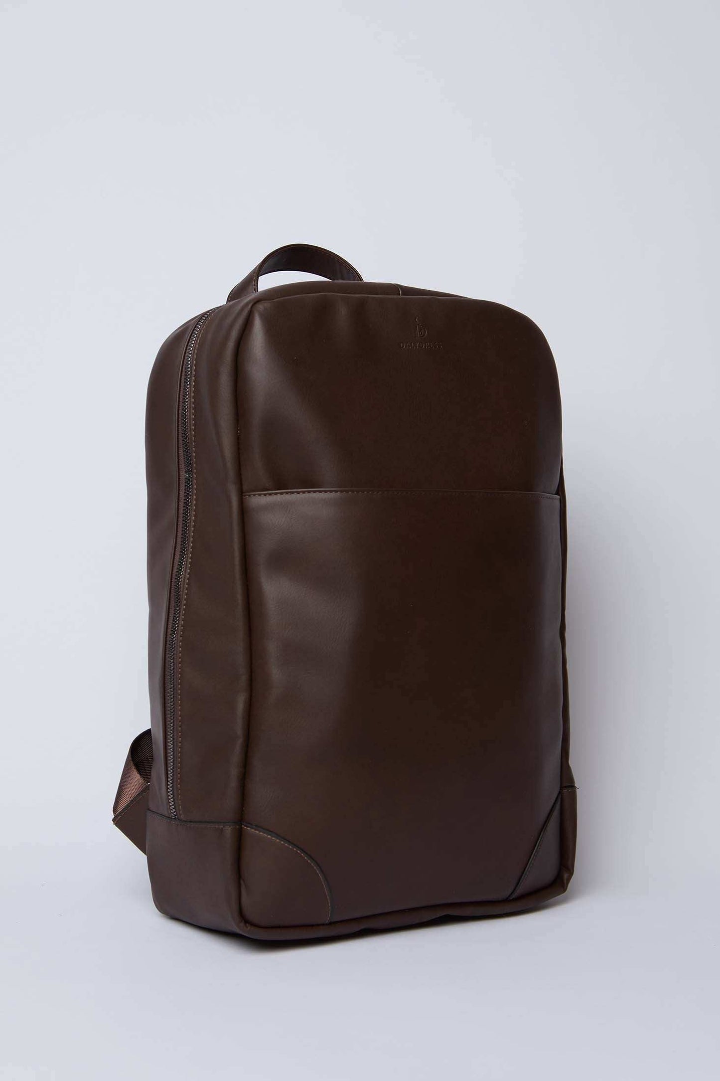 Dalydress brown leather backpack with front pocket, minimalist design on white background