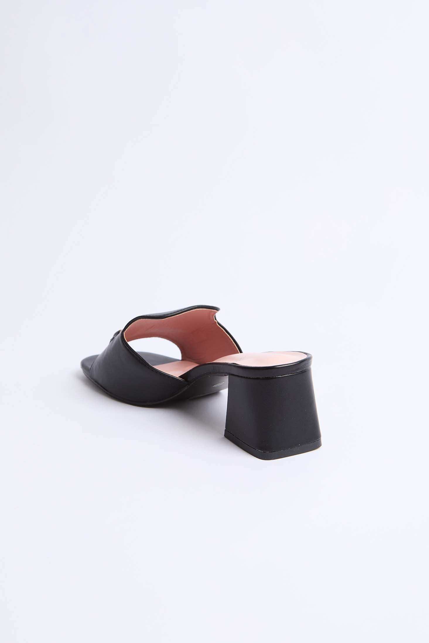 أحذية نسائية - سوداء