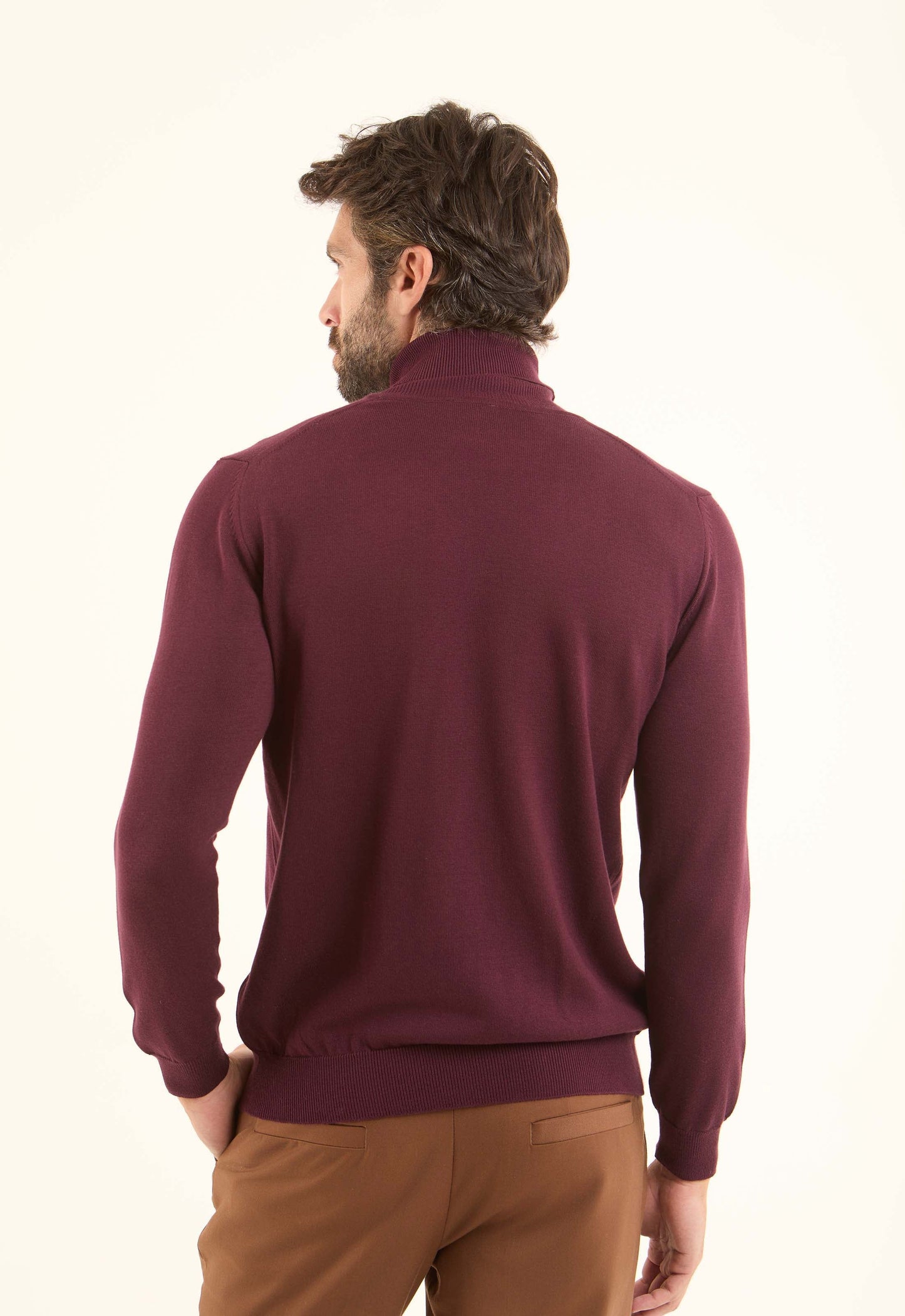 بلوفر أساسي سادة برقبة عالية