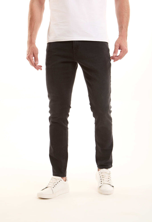 جينز أسود بقصة Slim Fit