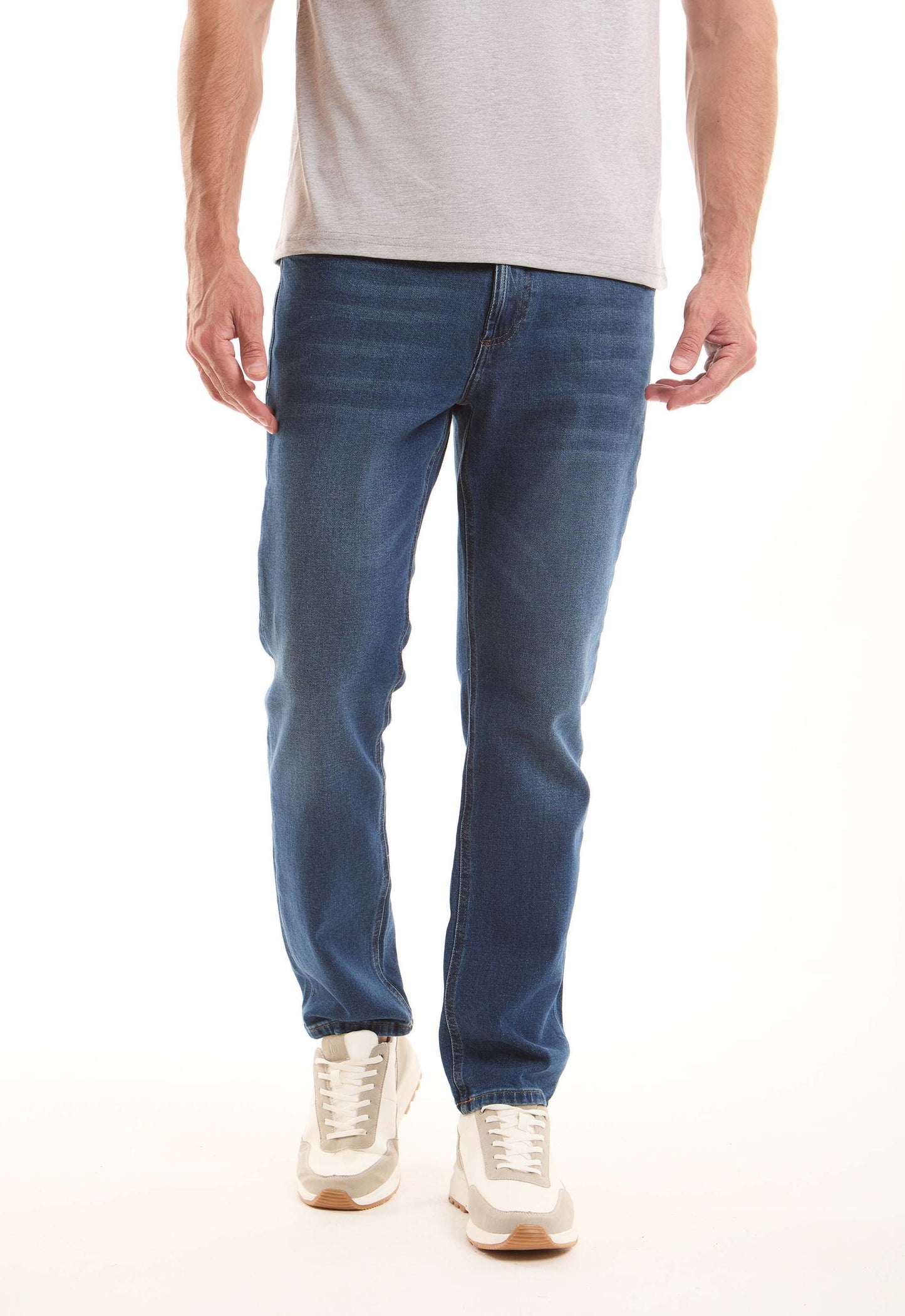 جينز مرن بقصة ضيقة