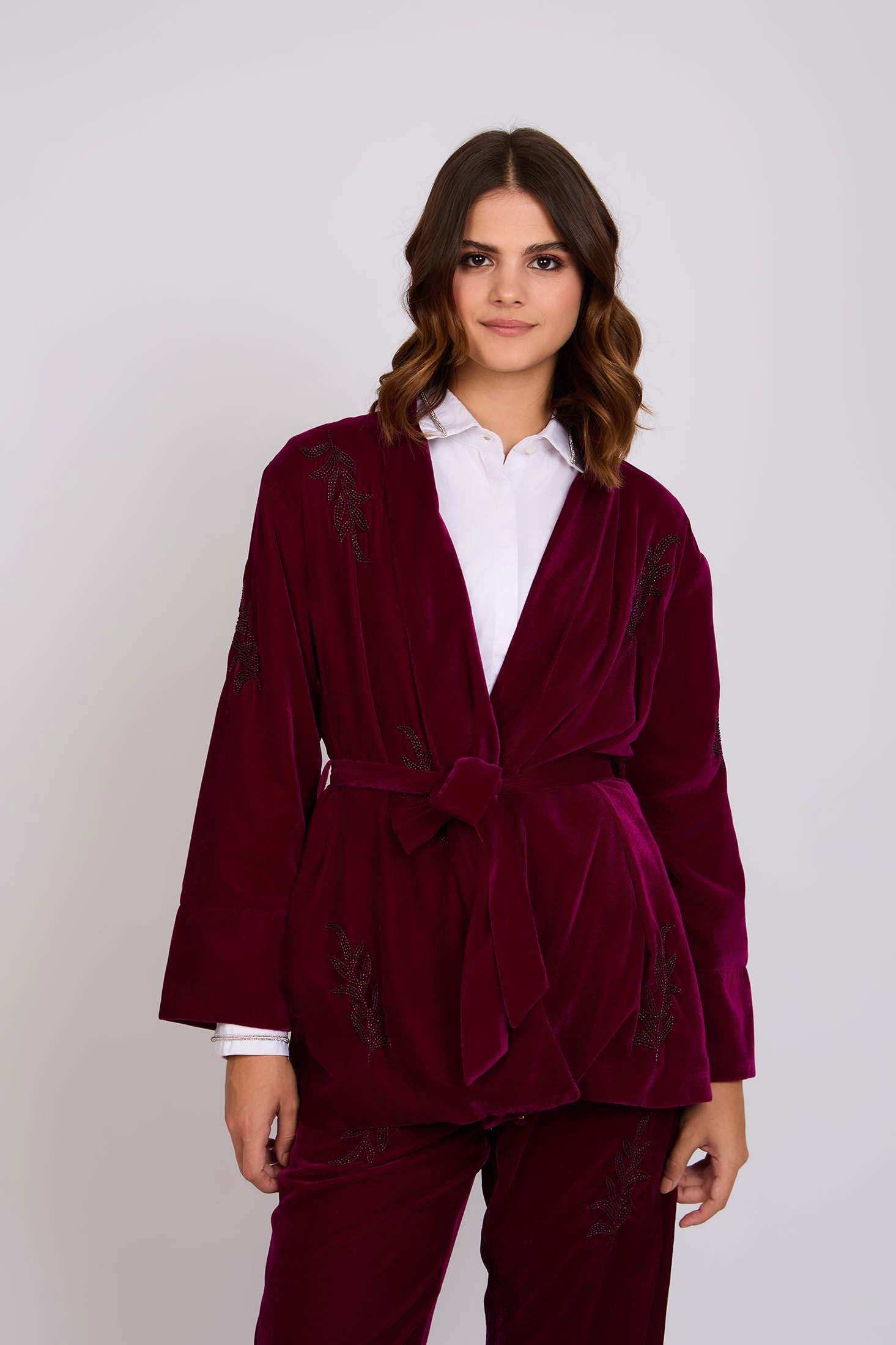 كيمونو نسائي عادي باللون العنابي