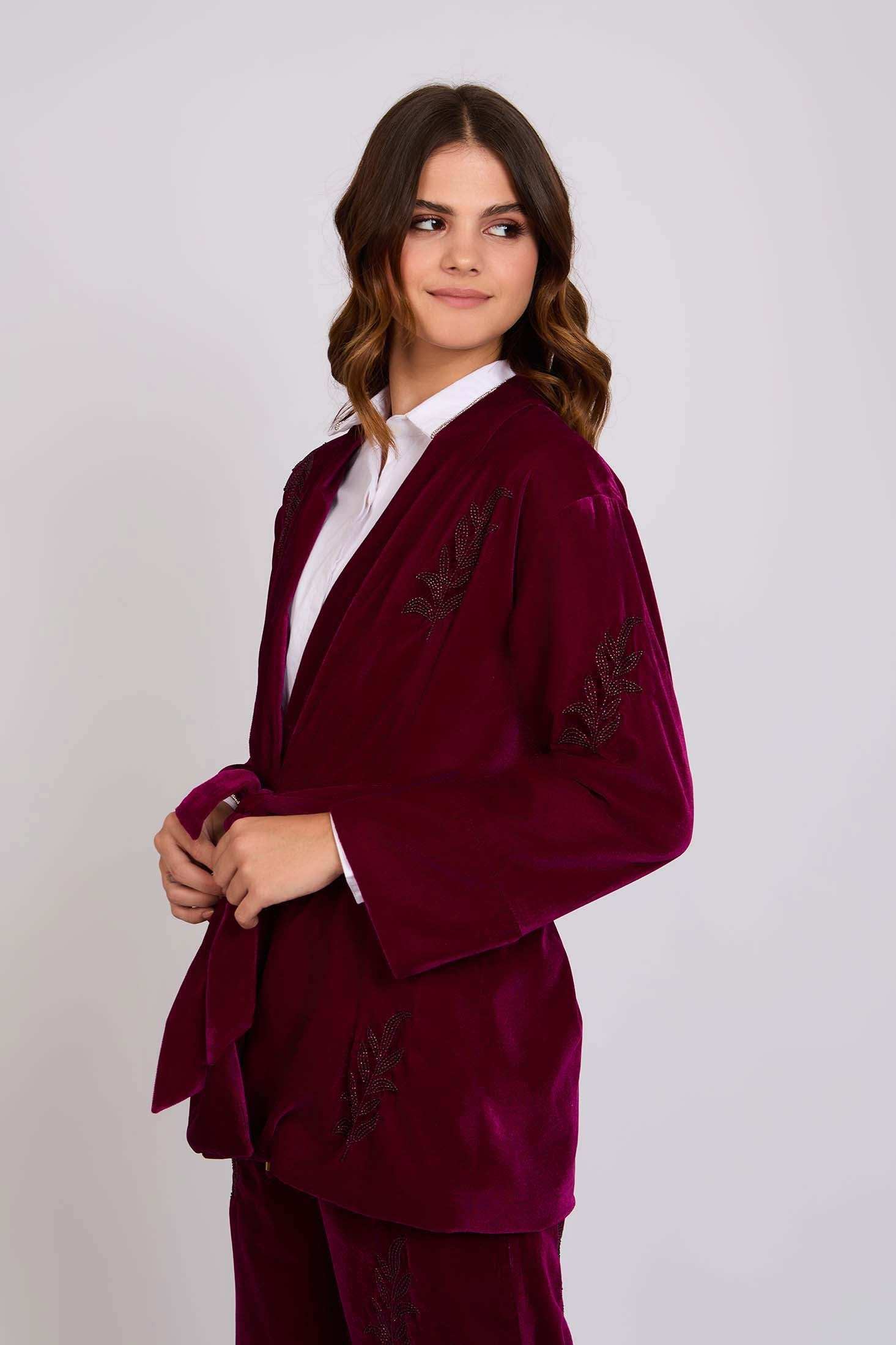 كيمونو نسائي عادي باللون العنابي