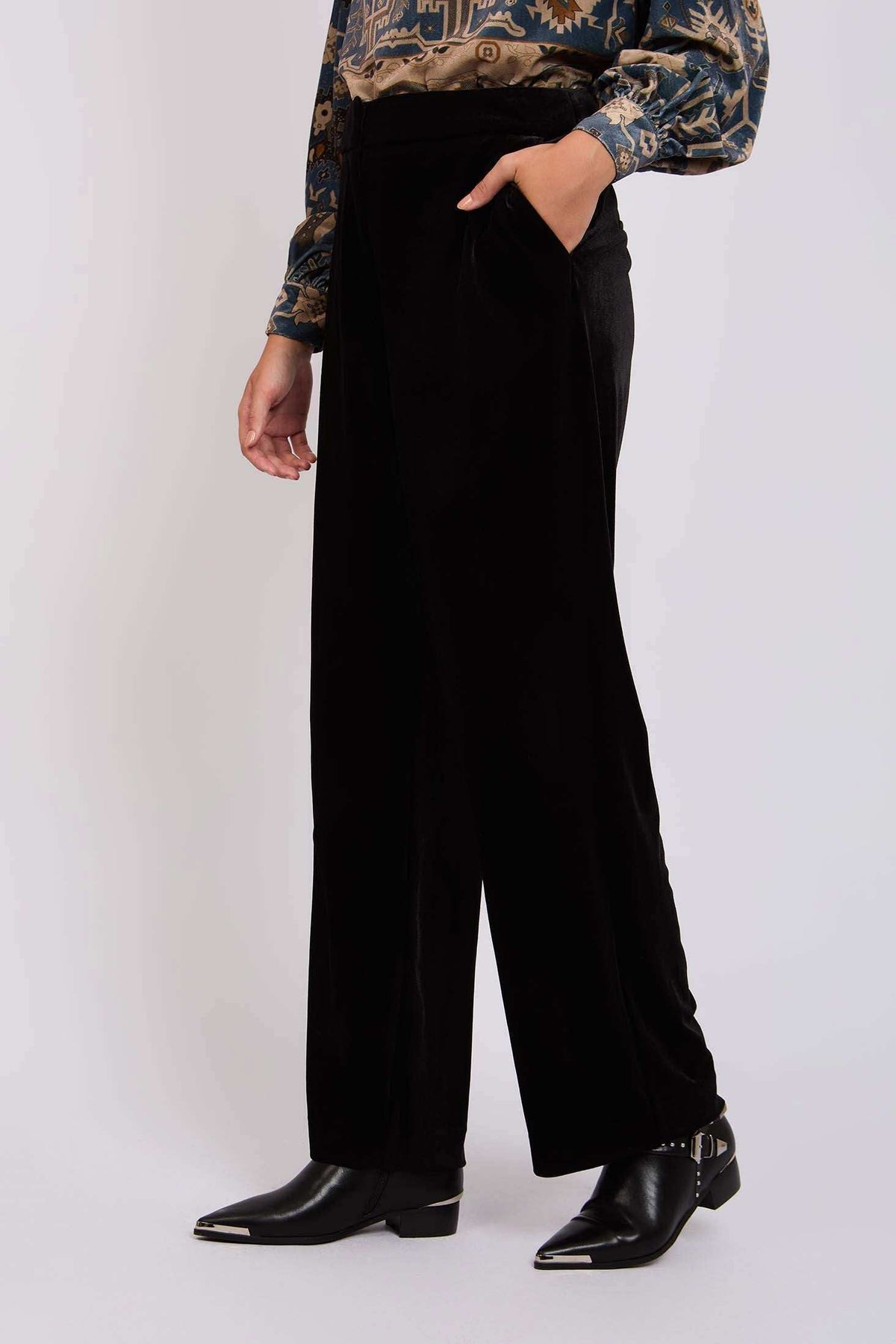Women Regular Fit Pants Black