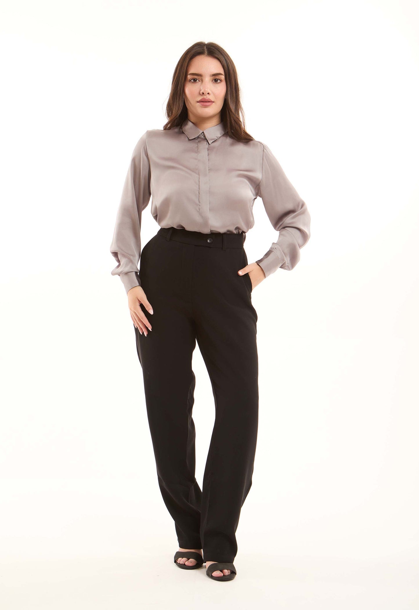 قميص طويل بتصميم بسيط أنيق