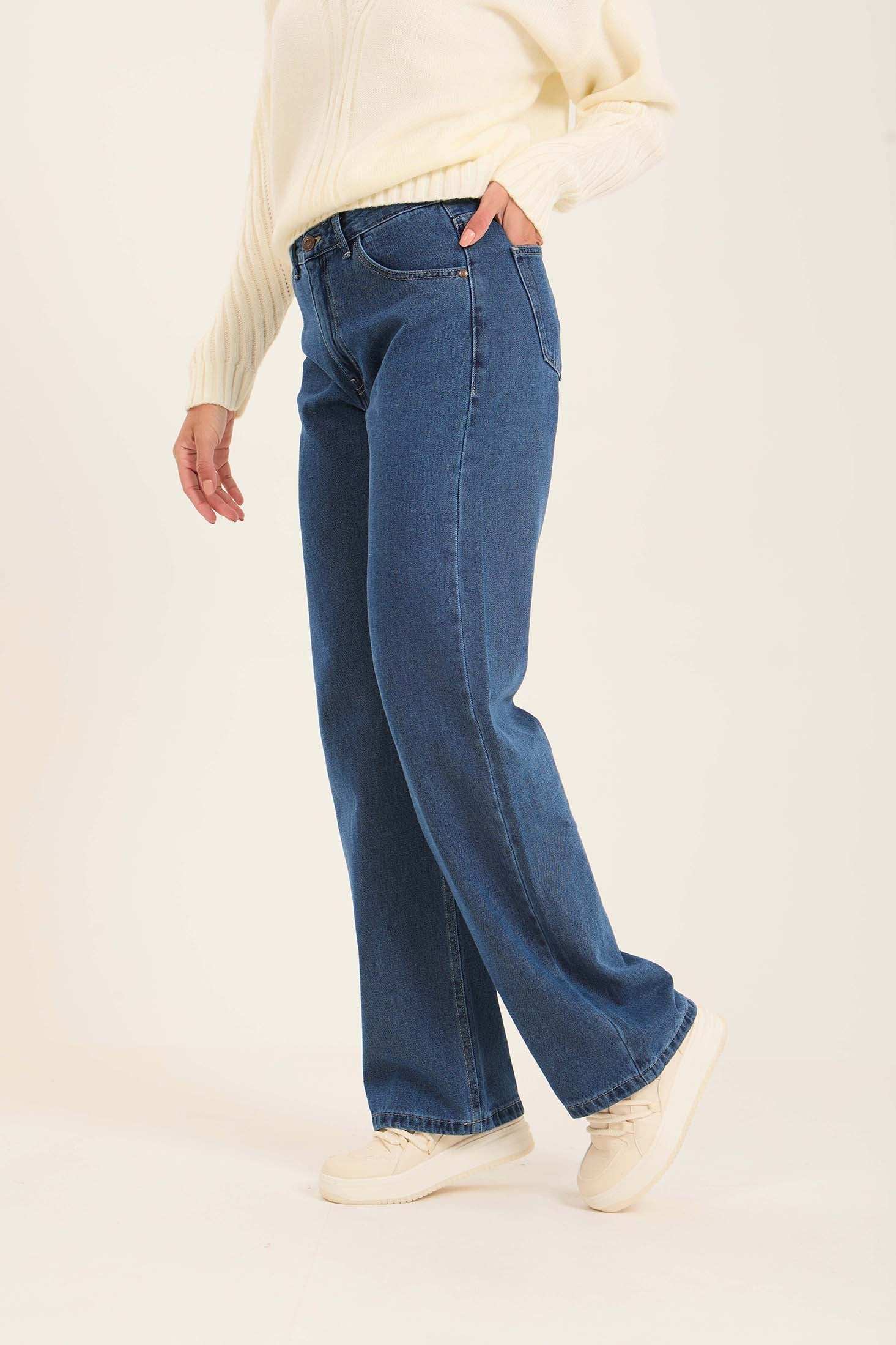 جينز دنيم واسع الساق بتصميم أنيق