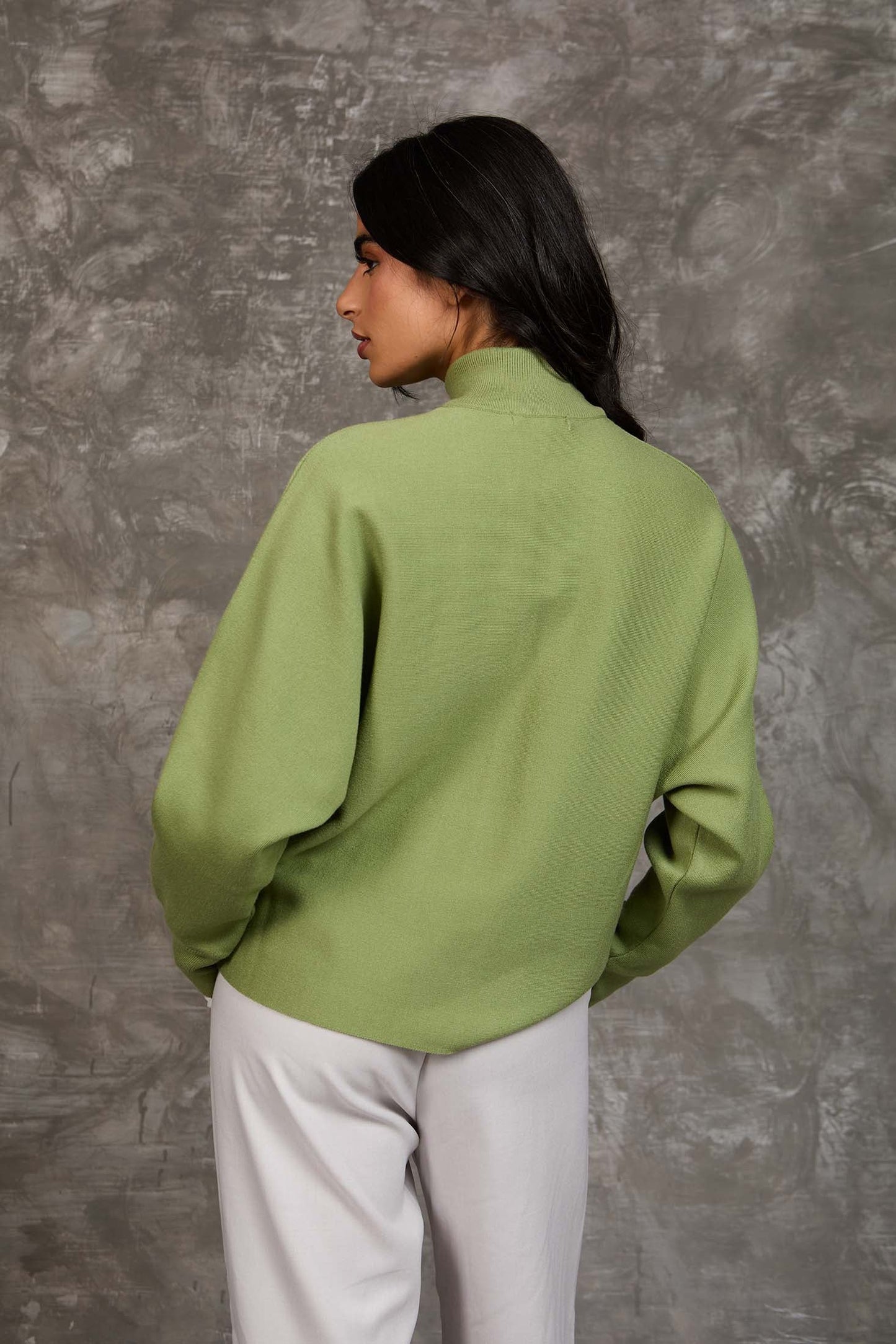 سترة رياضية نسائية بلون أحمر عادي