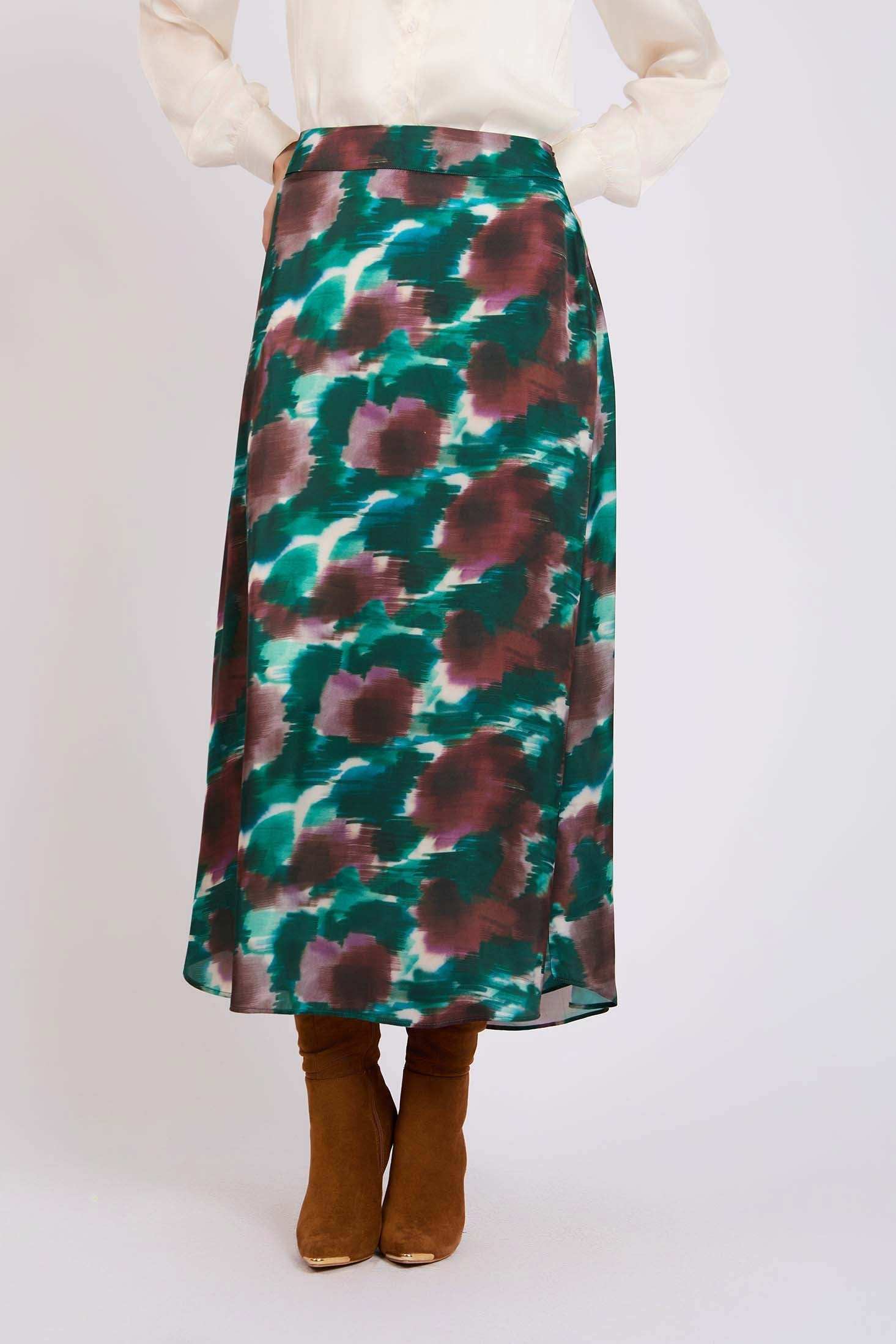 تنورة نسائية بفيت عادي متعددة الألوان