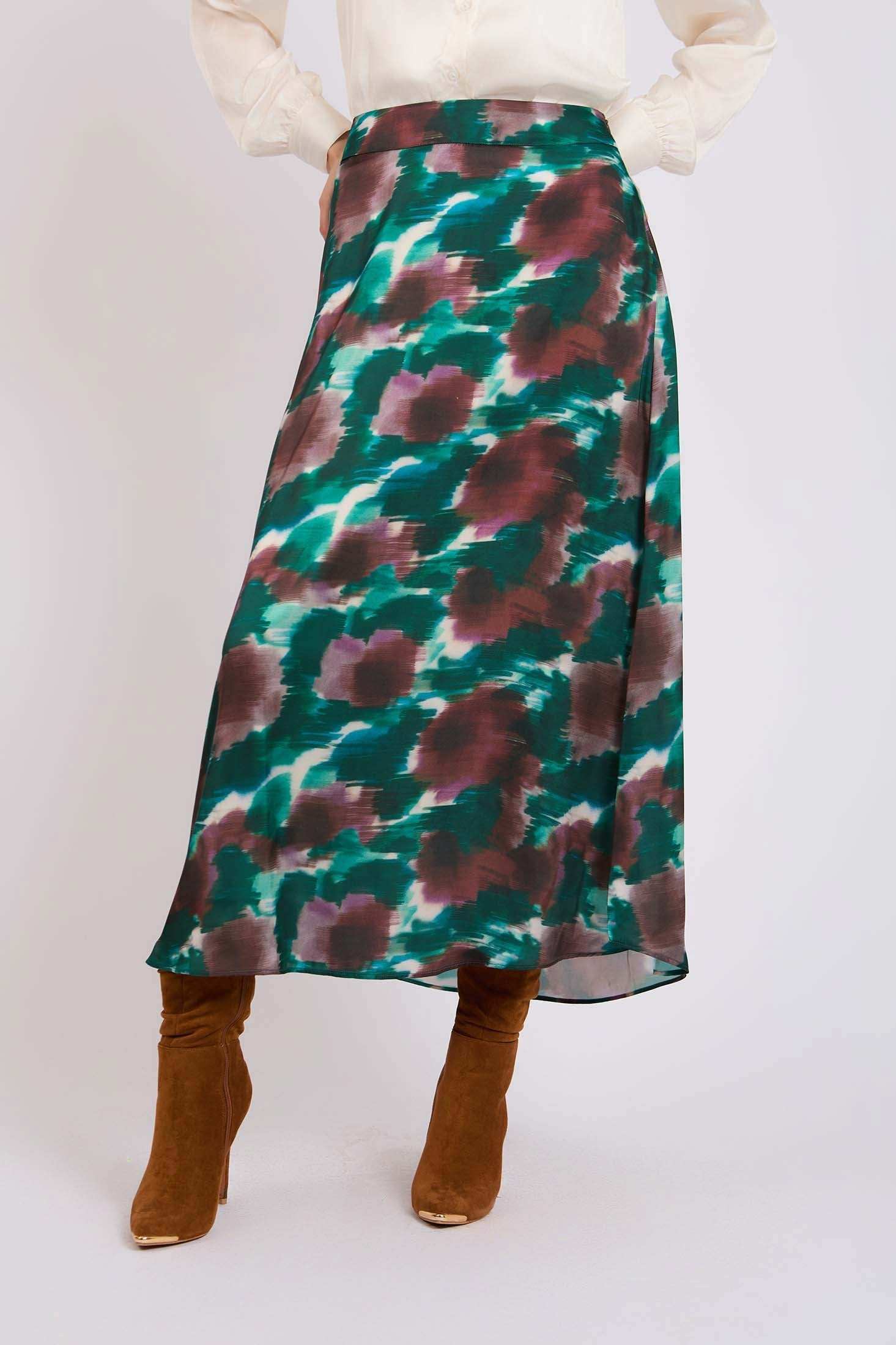 تنورة نسائية بفيت عادي متعددة الألوان