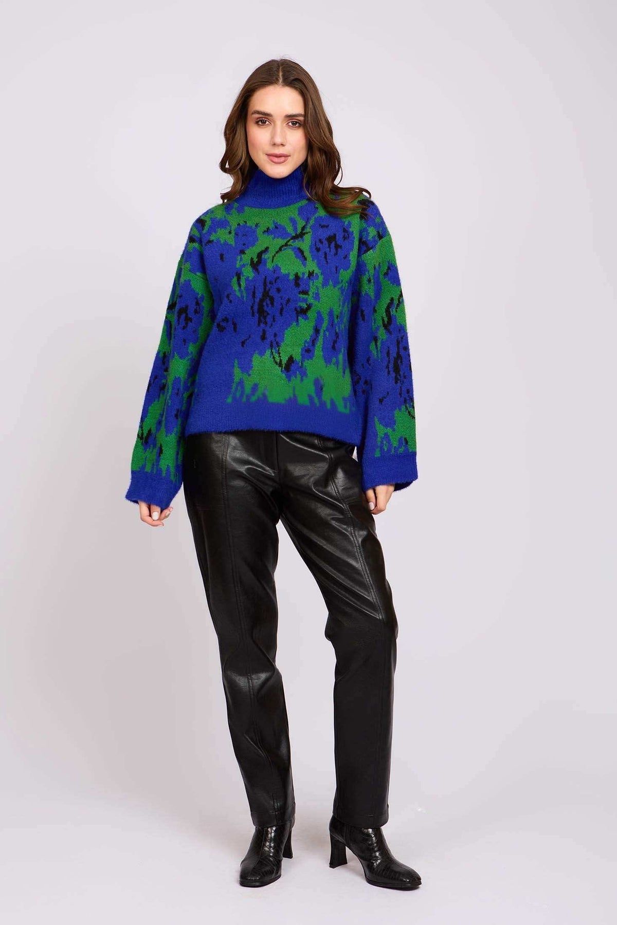 Women Regular Fit Pullover Brown
