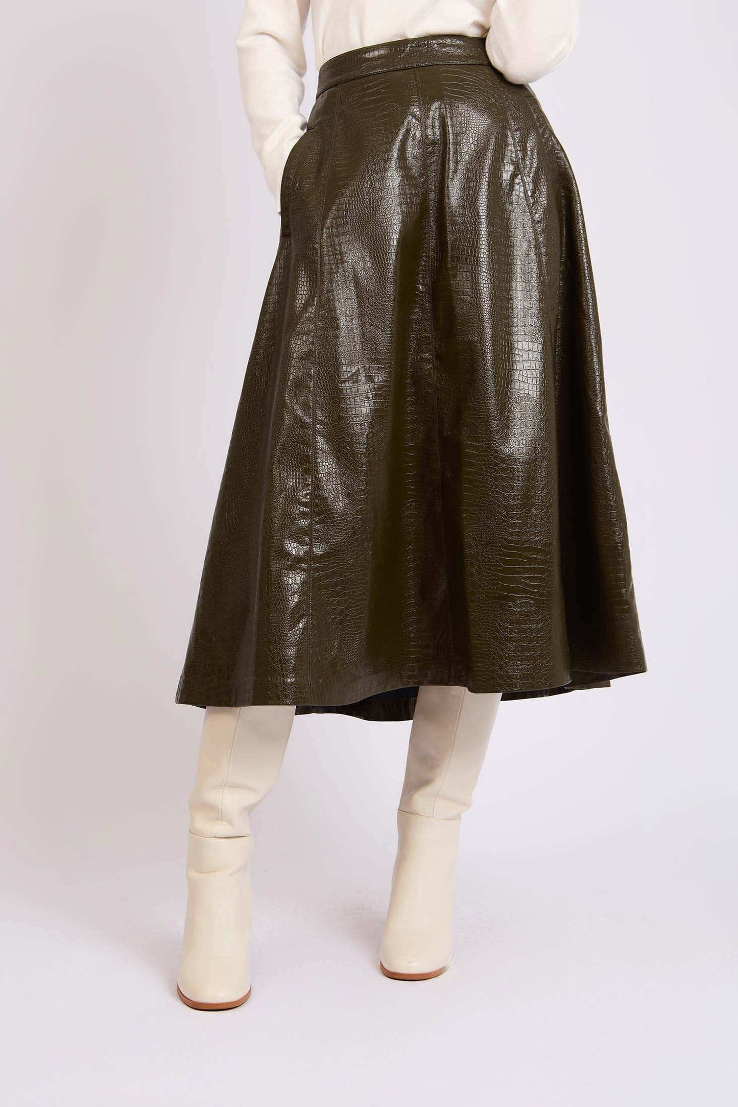 تنورة نسائية بفيت عادي أخضر