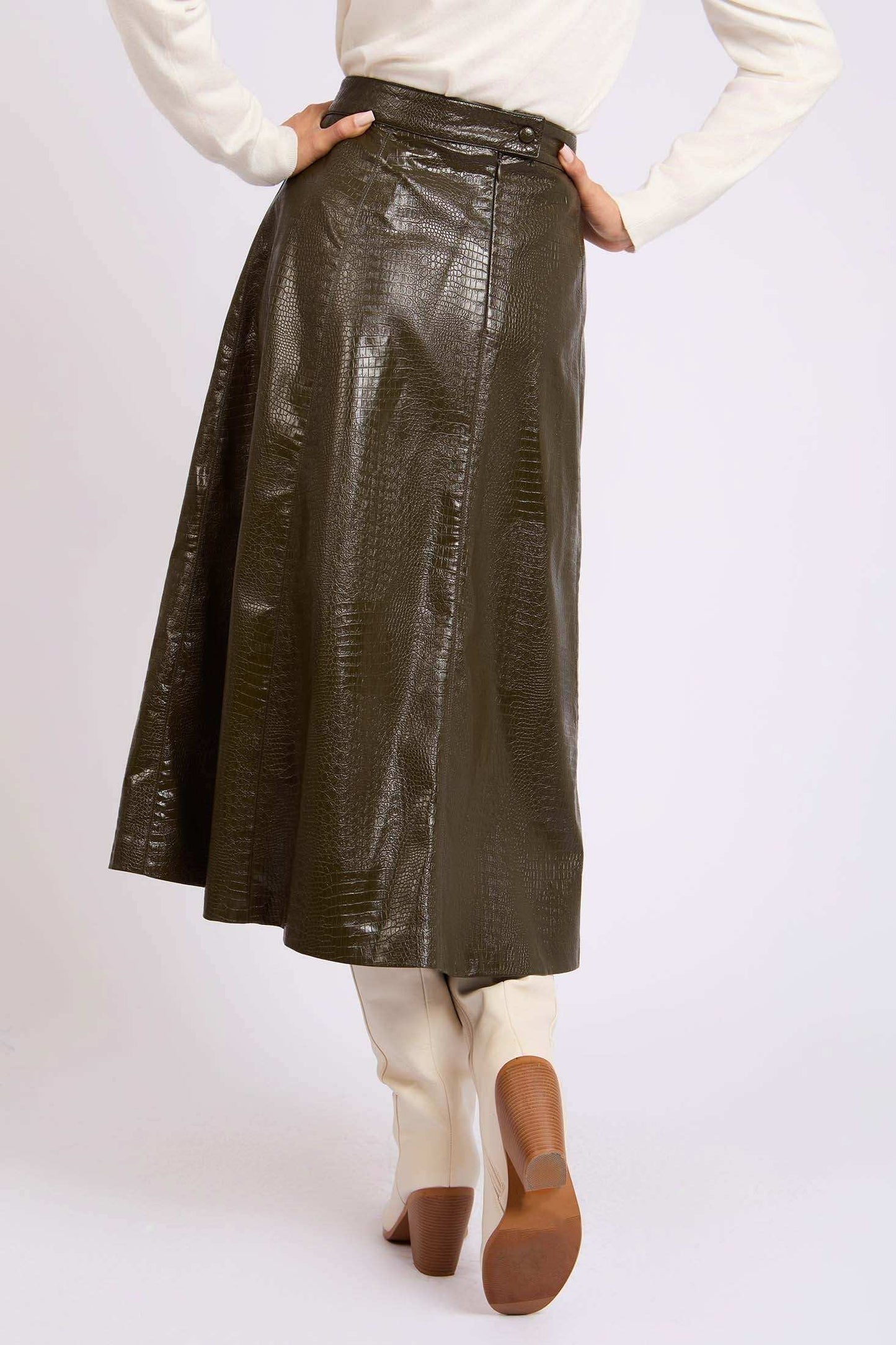 تنورة نسائية بفيت عادي أخضر