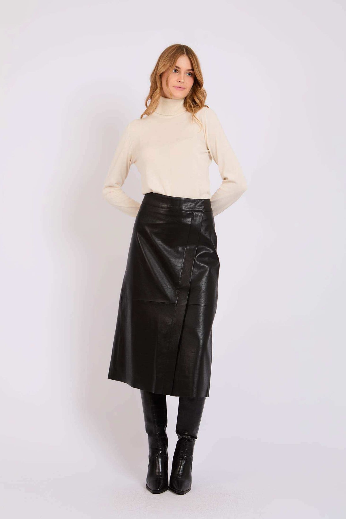 Women Regular Fit Skirt Black