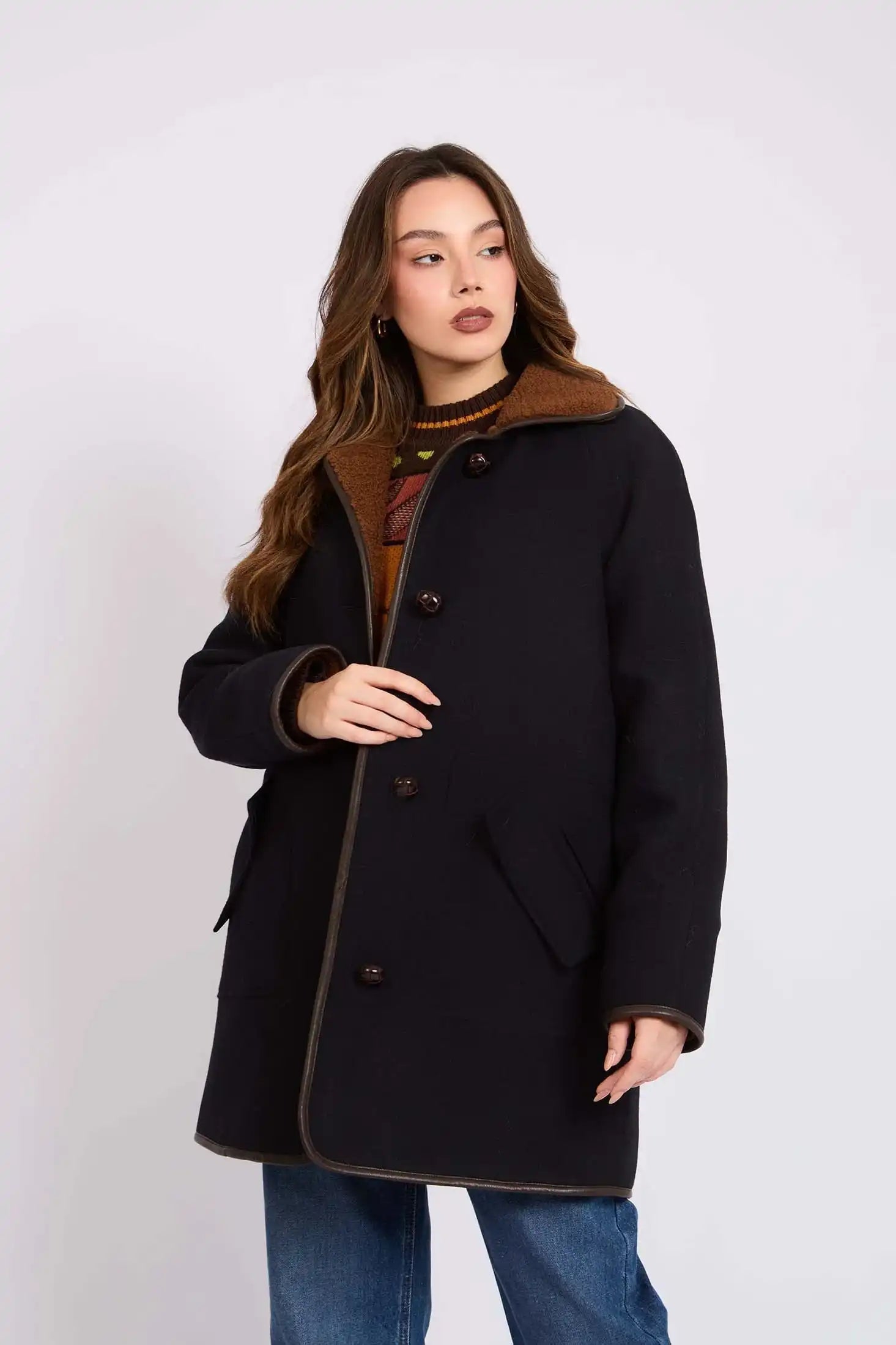 سترة نسائية عادية سوداء