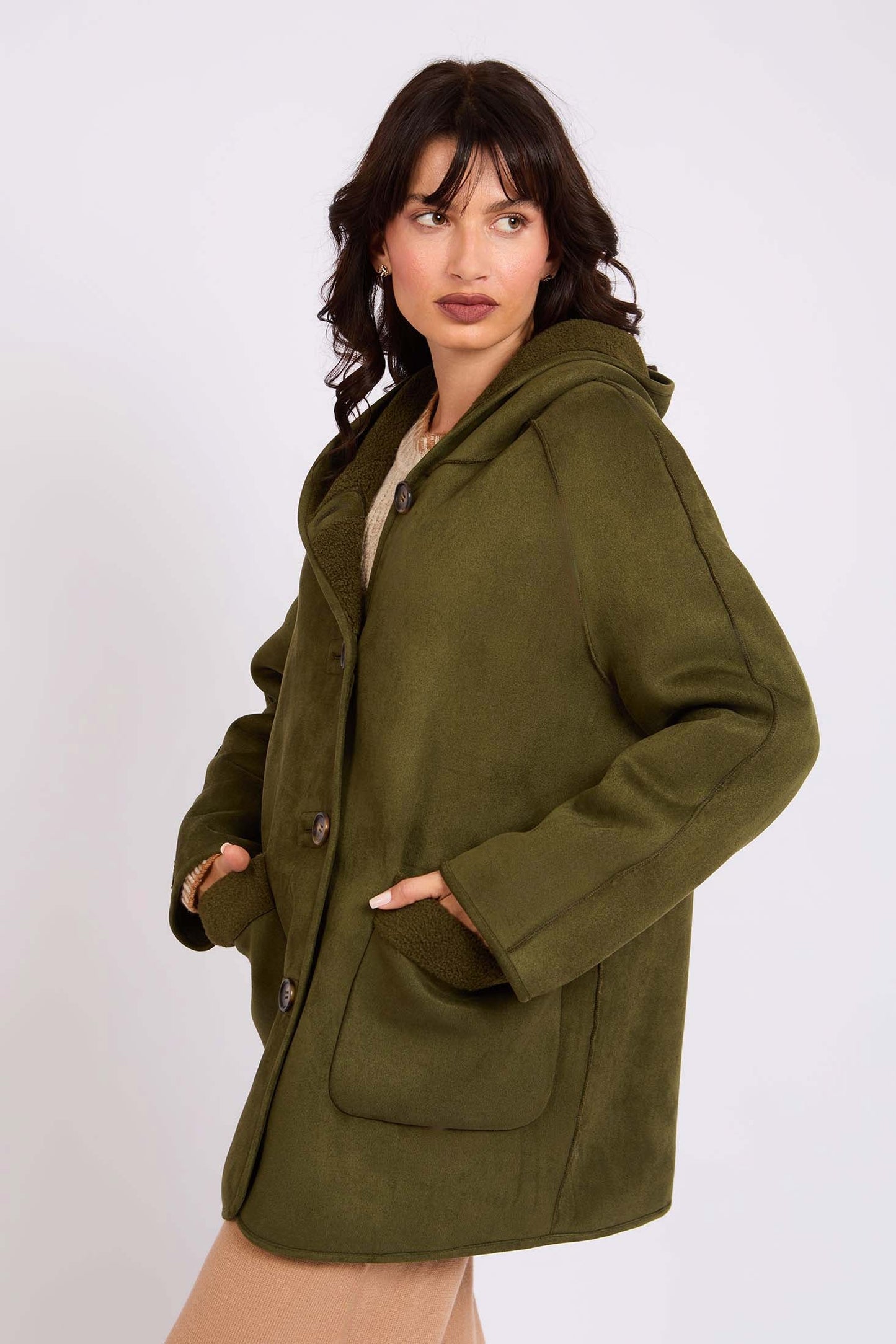 سترة نسائية عادية باللون الأخضر