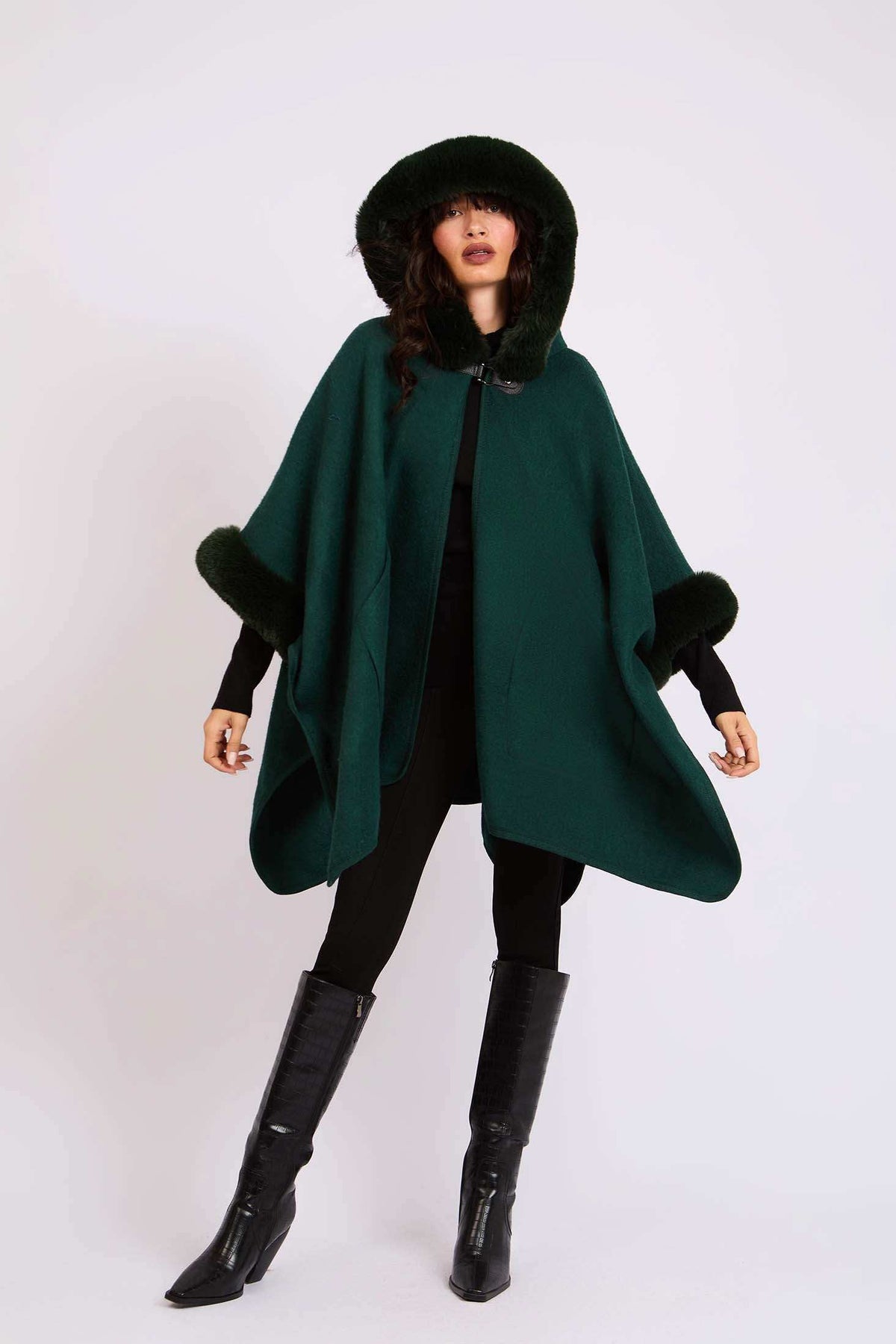 Women Regular Fit Poncho Green