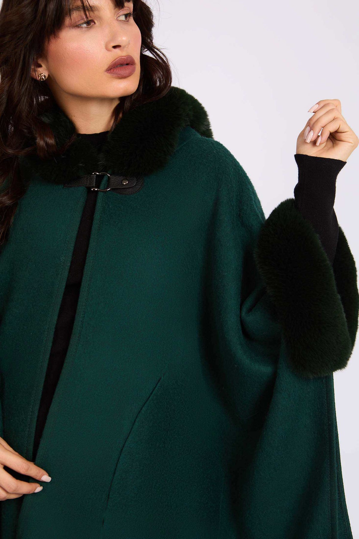 Women Regular Fit Poncho Green