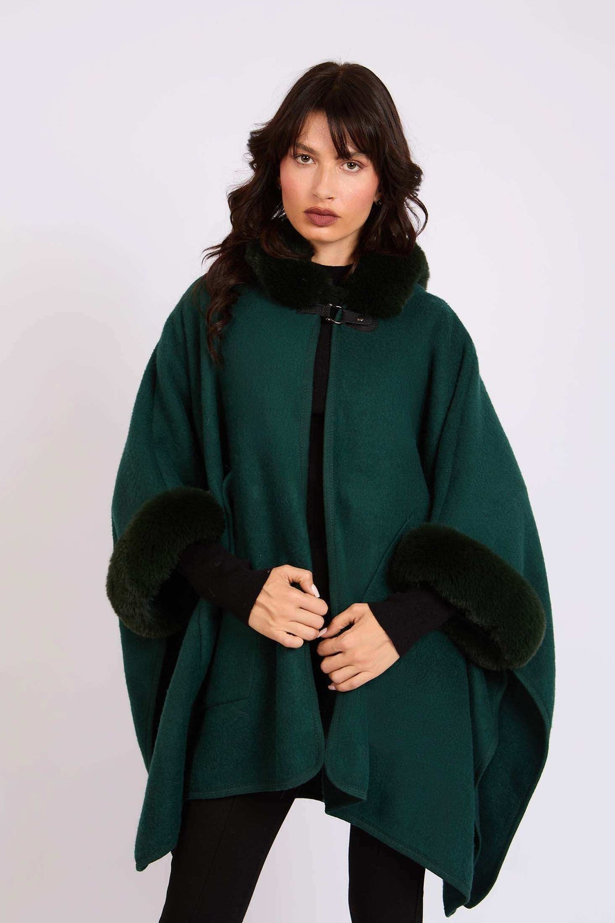 Women Regular Fit Poncho Green