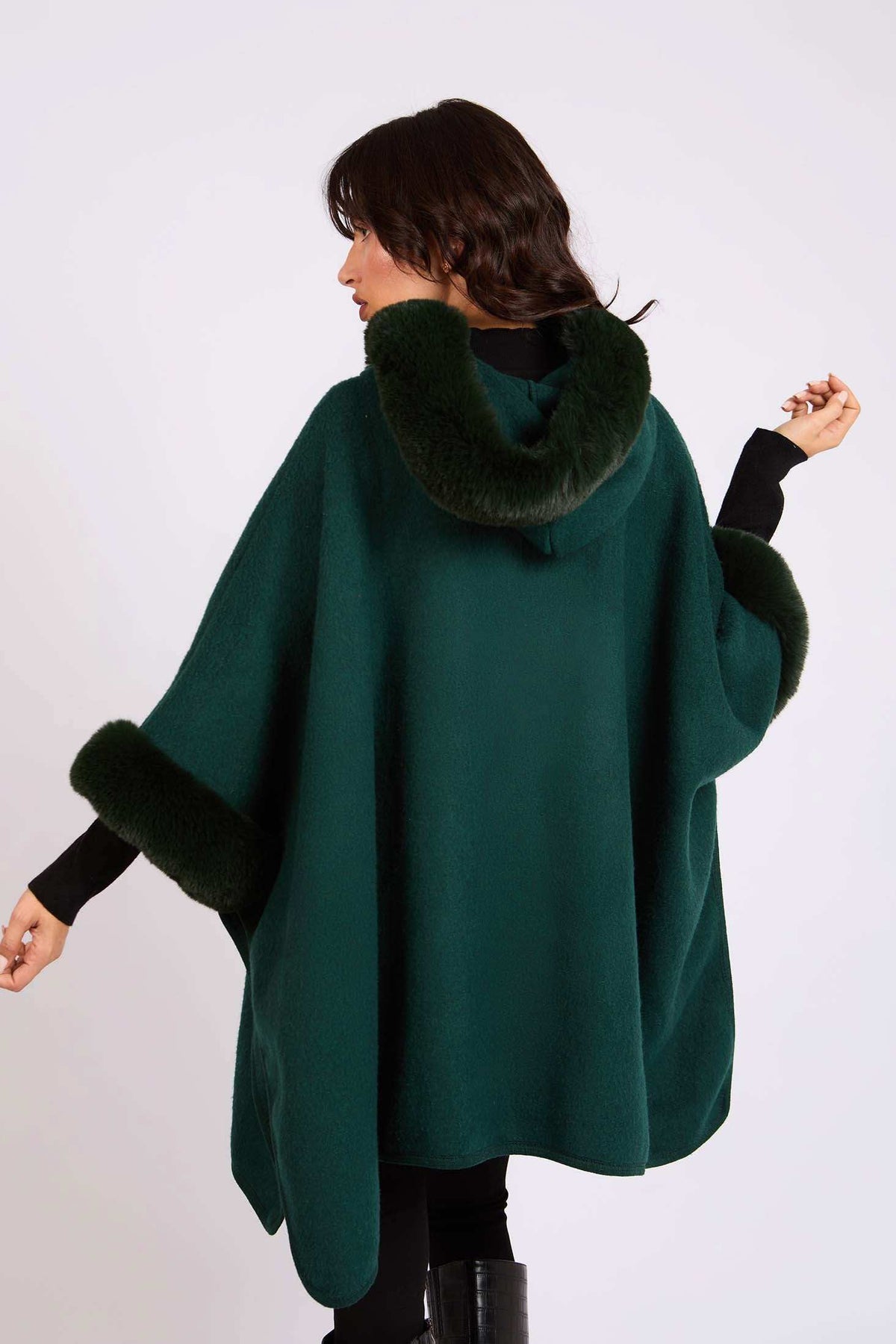 Women Regular Fit Poncho Green