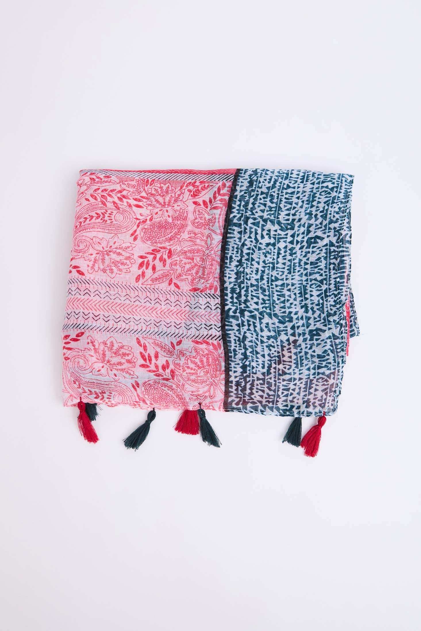 وشاح نسائي متعدد الألوان