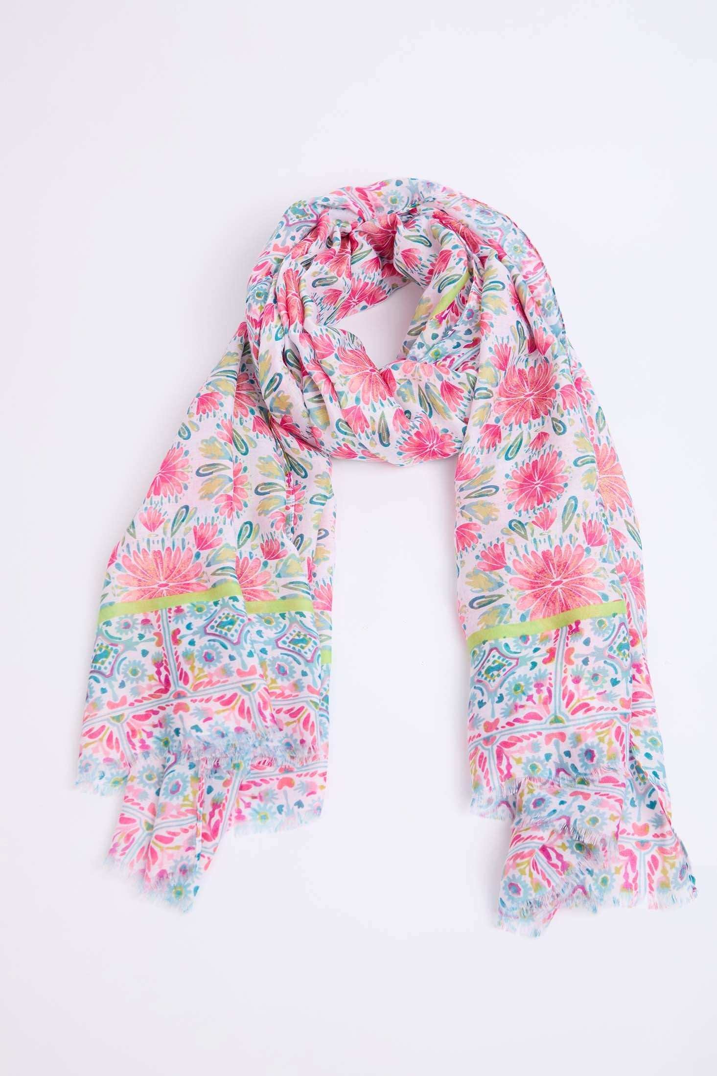 وشاح نسائي متعدد الألوان