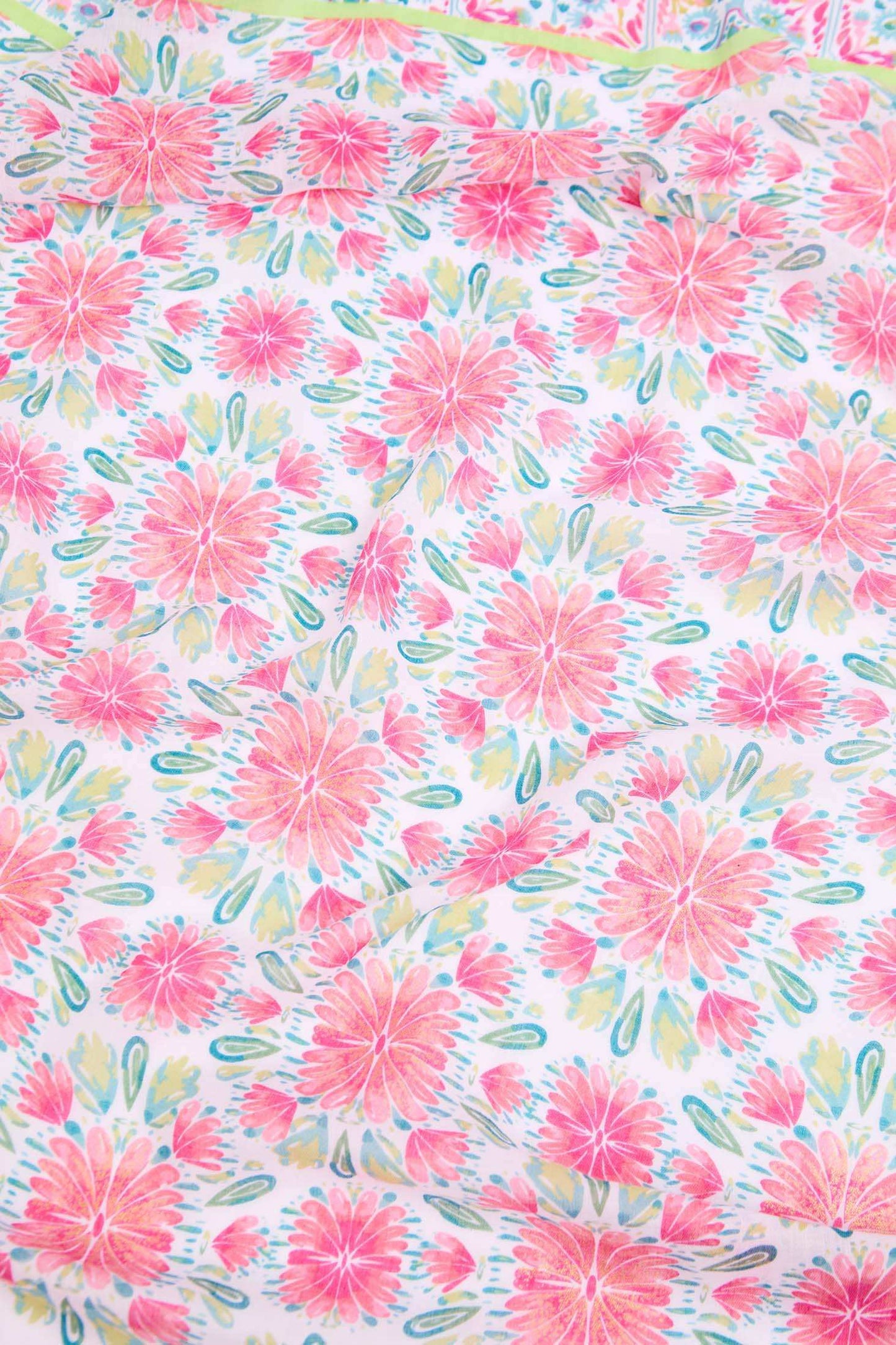 وشاح نسائي متعدد الألوان