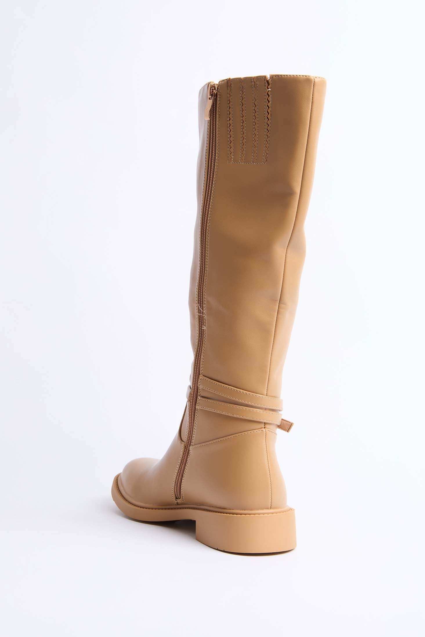 أحذية نسائية بنية