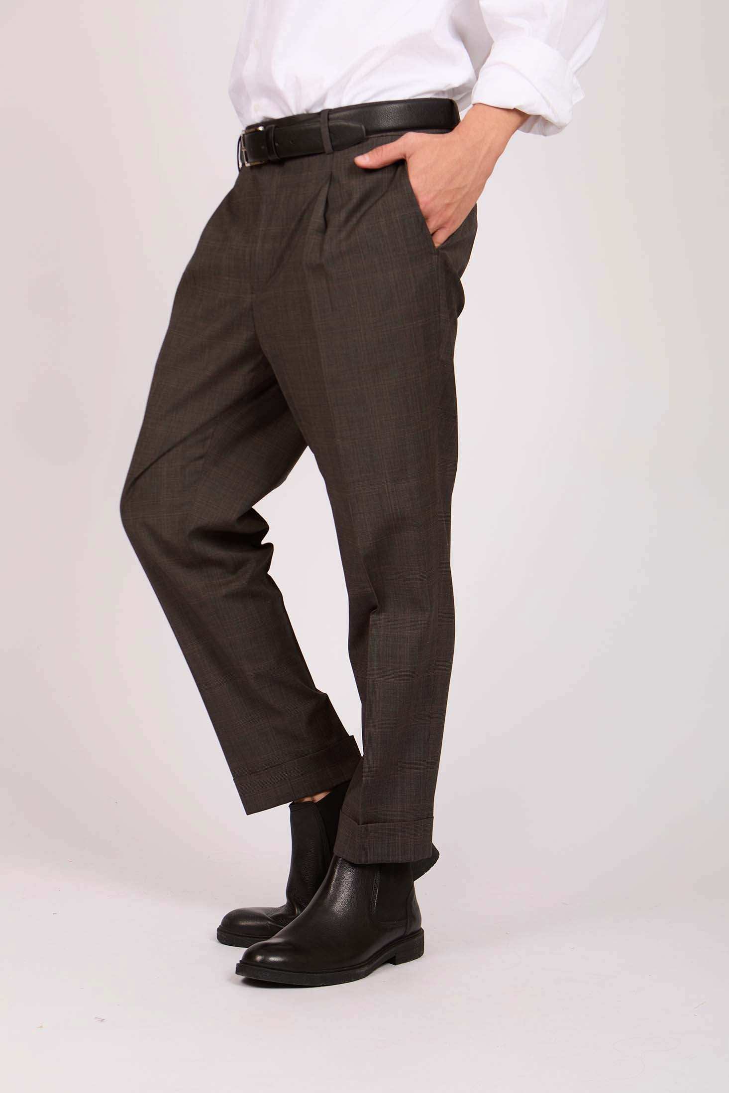 بنطلونات الرجال العادية البنية