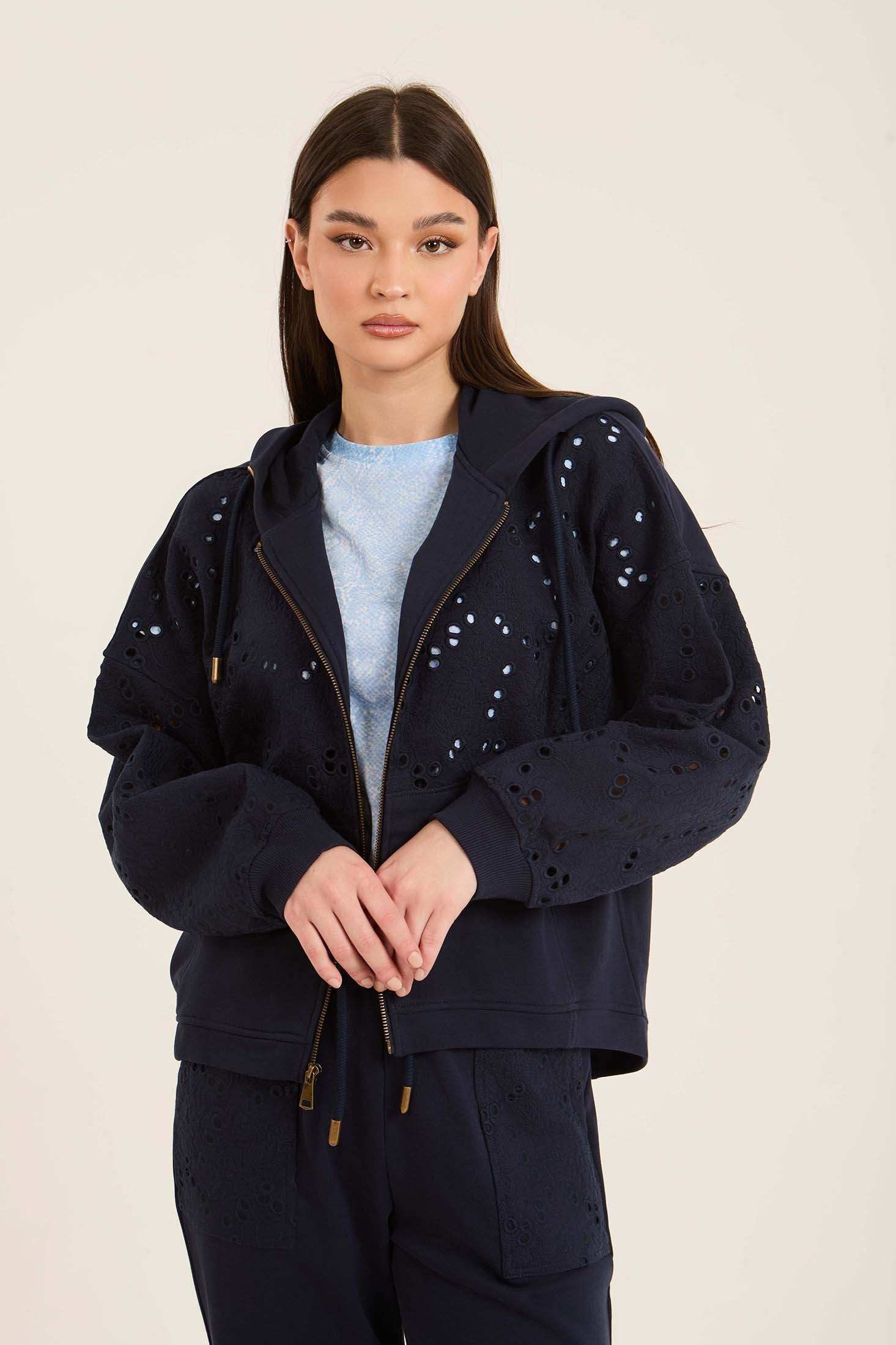 Long Sleeves Perforated Zipped Hoodie