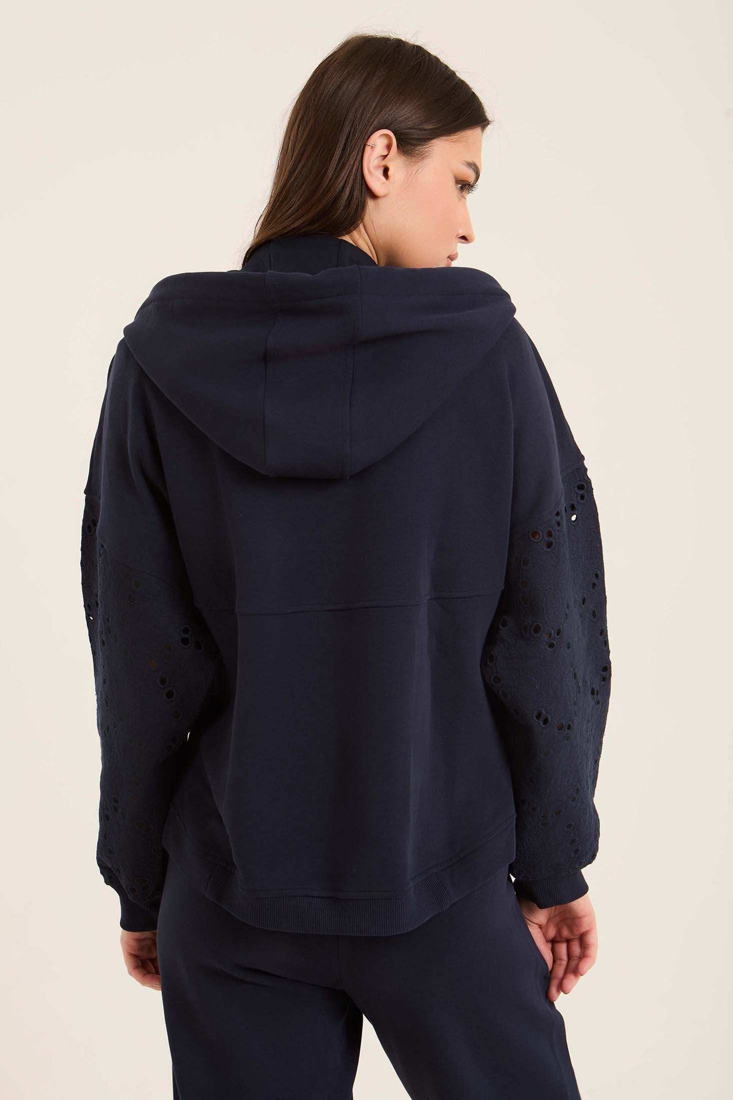 Long Sleeves Perforated Zipped Hoodie