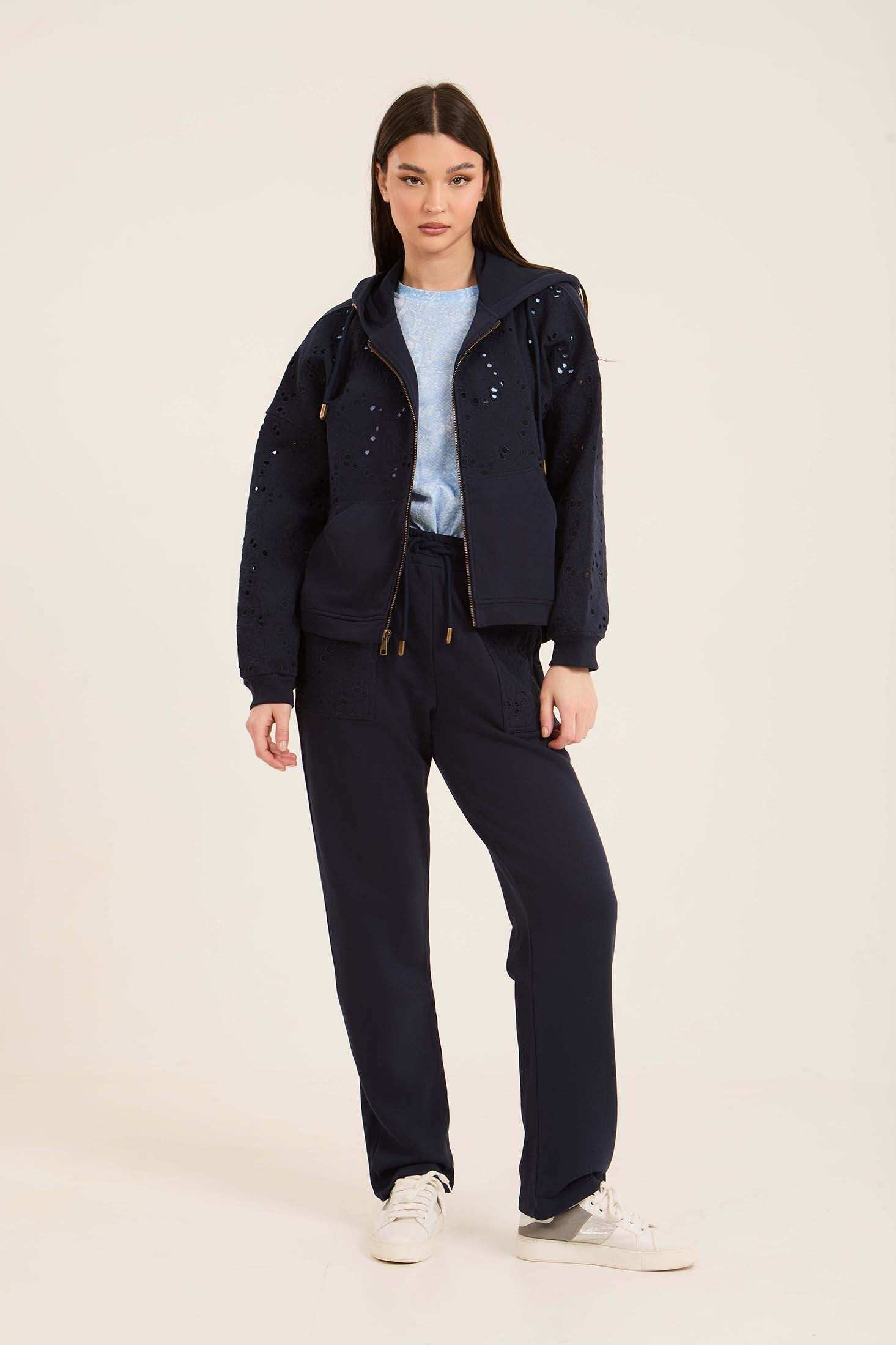 هودي مخرم بأكمام طويلة وسوستة