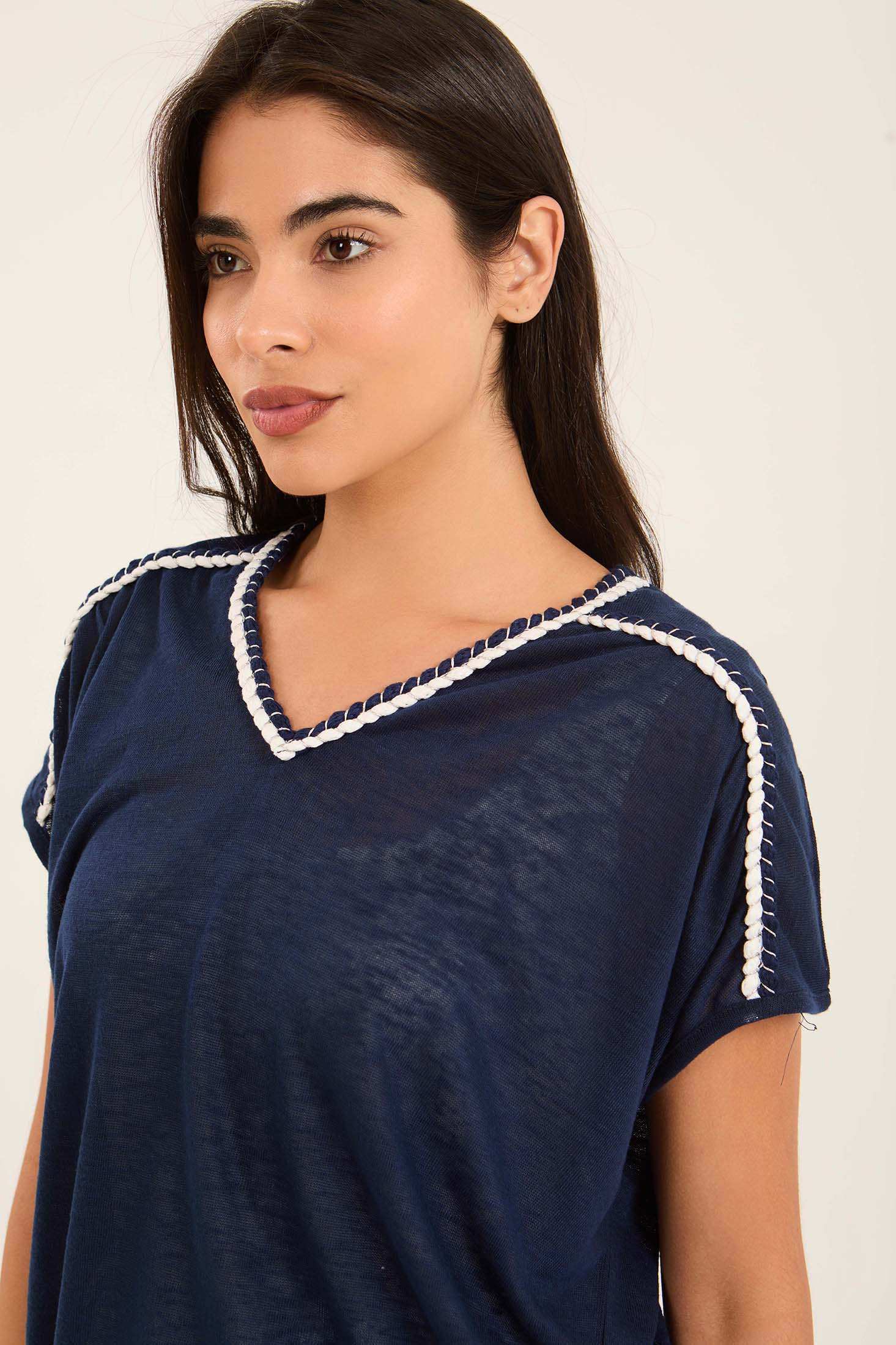 Lightweight Short Sleeves Tee with Stitched Robe