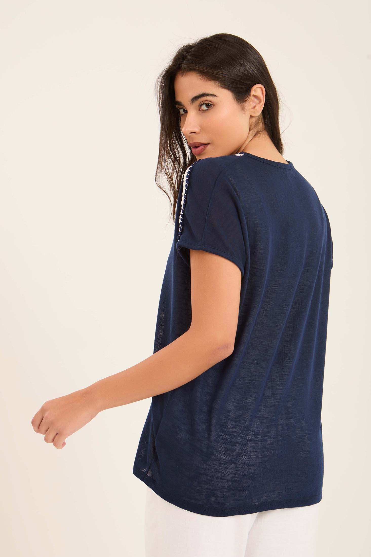 Lightweight Short Sleeves Tee with Stitched Robe