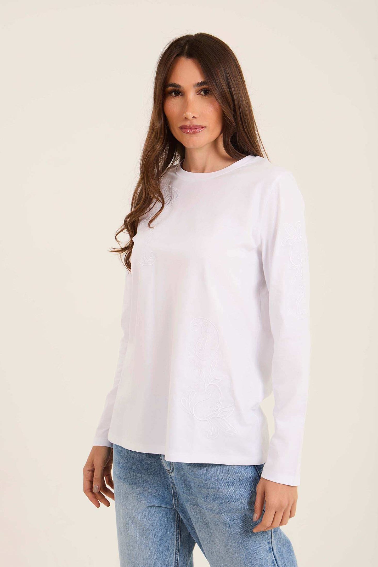 Long Sleeves Cotton Tee with Front Embroidery