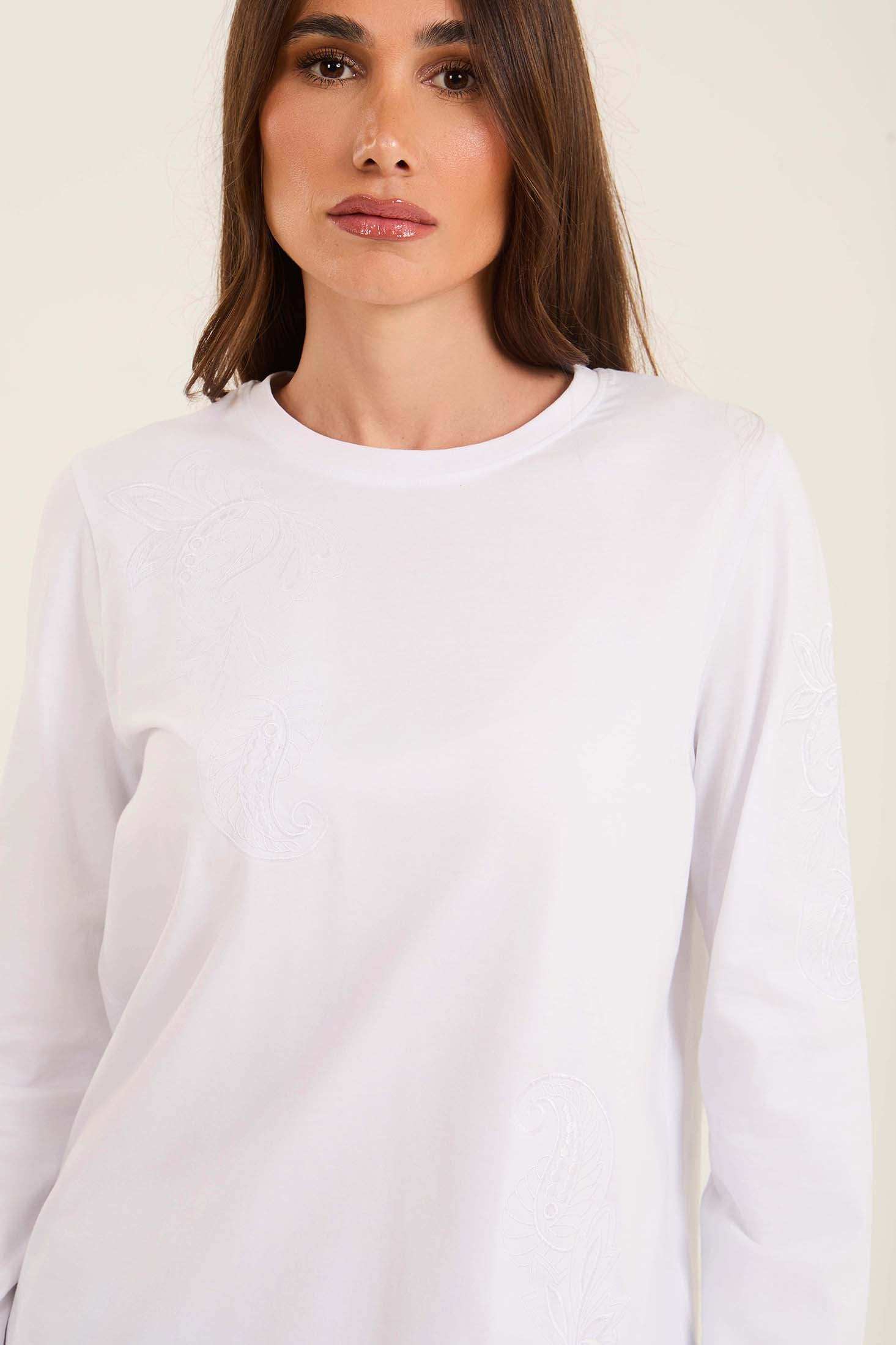 Long Sleeves Cotton Tee with Front Embroidery