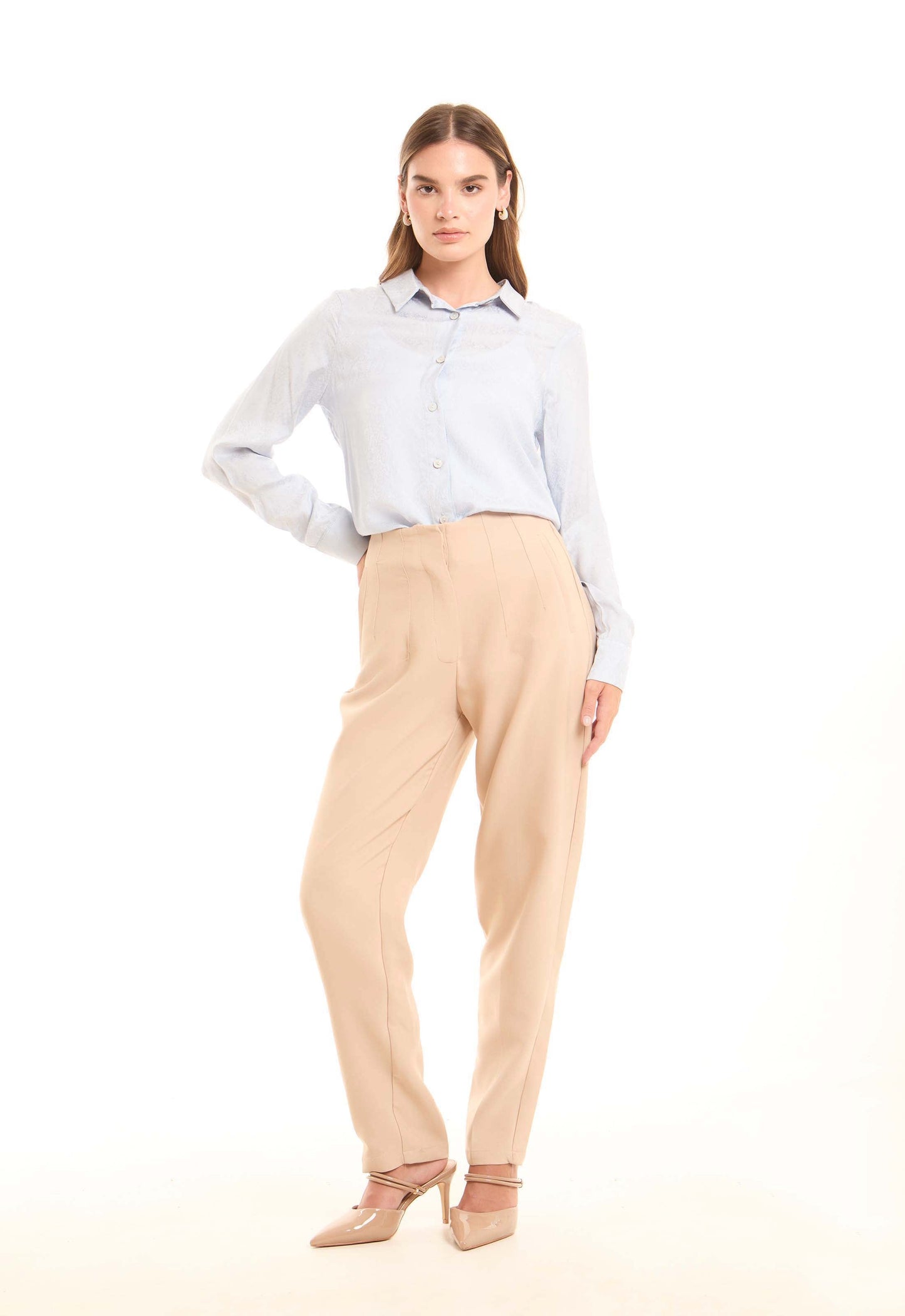 Casual Button-Down Shirt with a Relaxed Fit