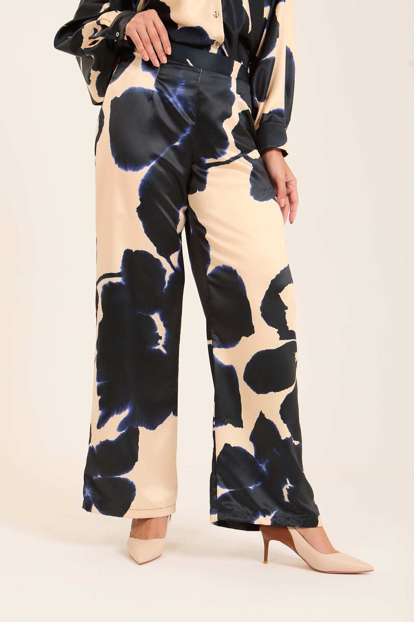 Flowing Printed Pants with Elegant Drape