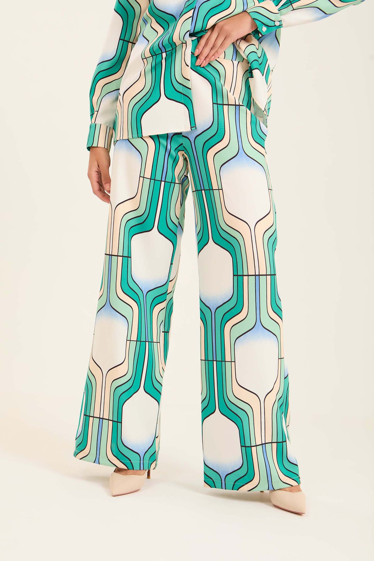 بلوزة نسائية عادية + طقم بنطال - بيج