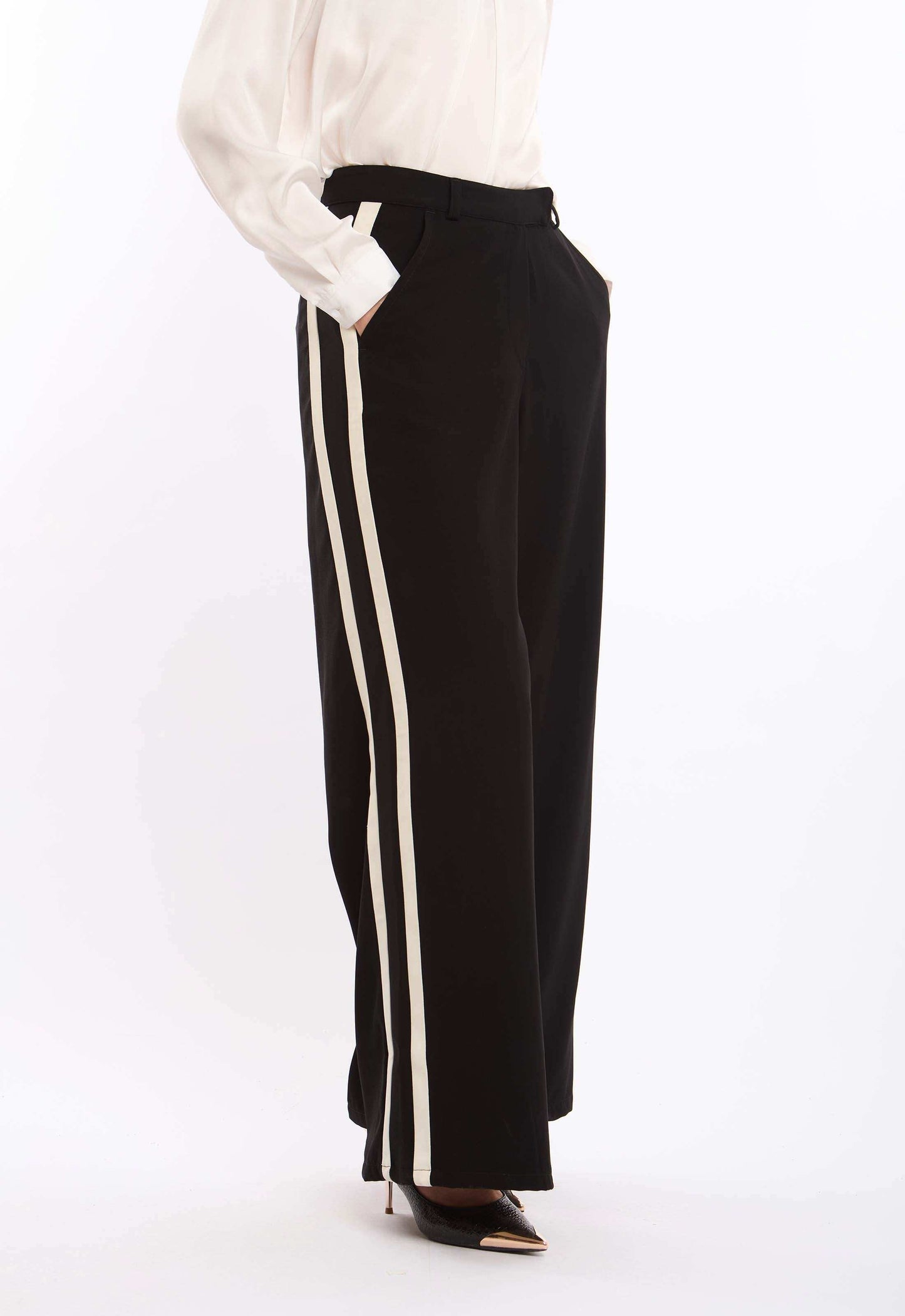 Elegant Wide-Leg Tailored Pants