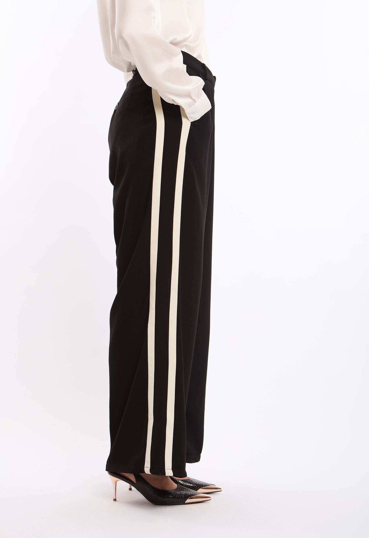 Elegant Wide-Leg Tailored Pants