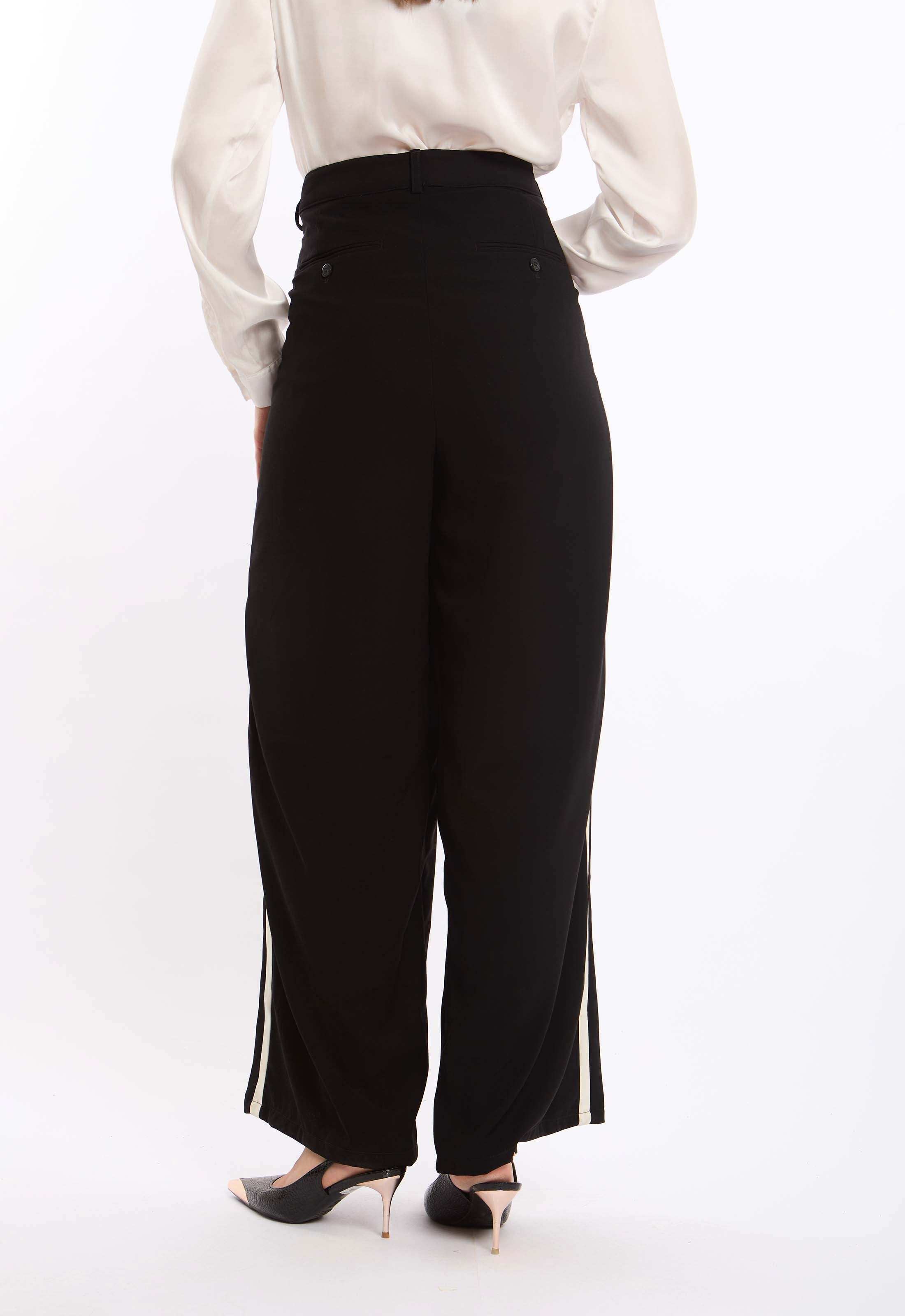 Elegant Wide-Leg Tailored Pants