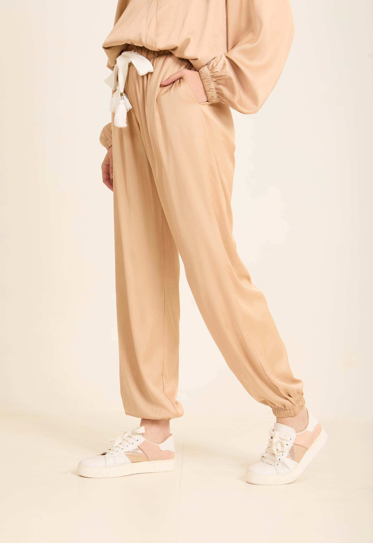 Elastic Waist with Drawstring Solid Sweatpants