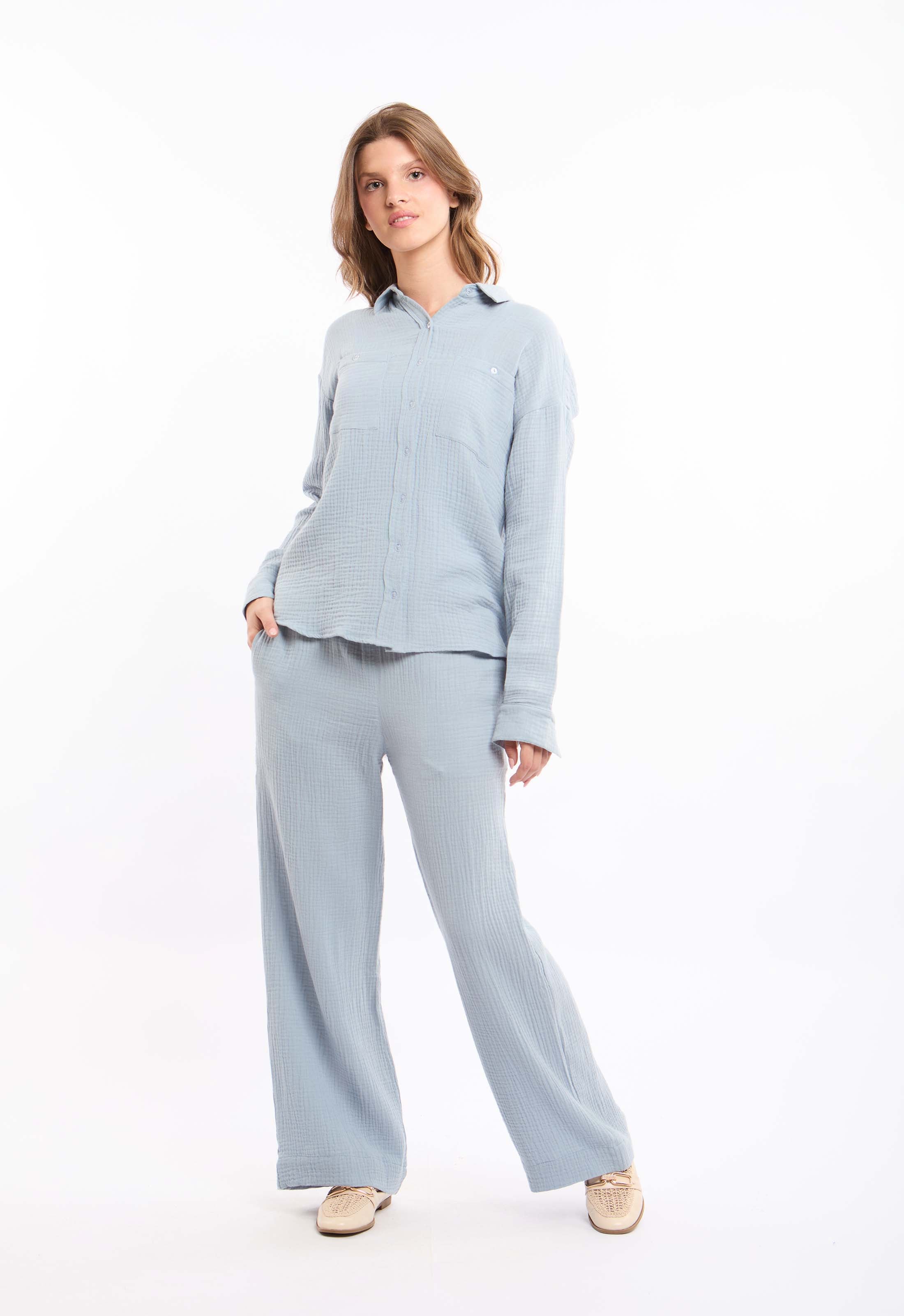 قميص قطن مزخرف مع جيوب أمامية