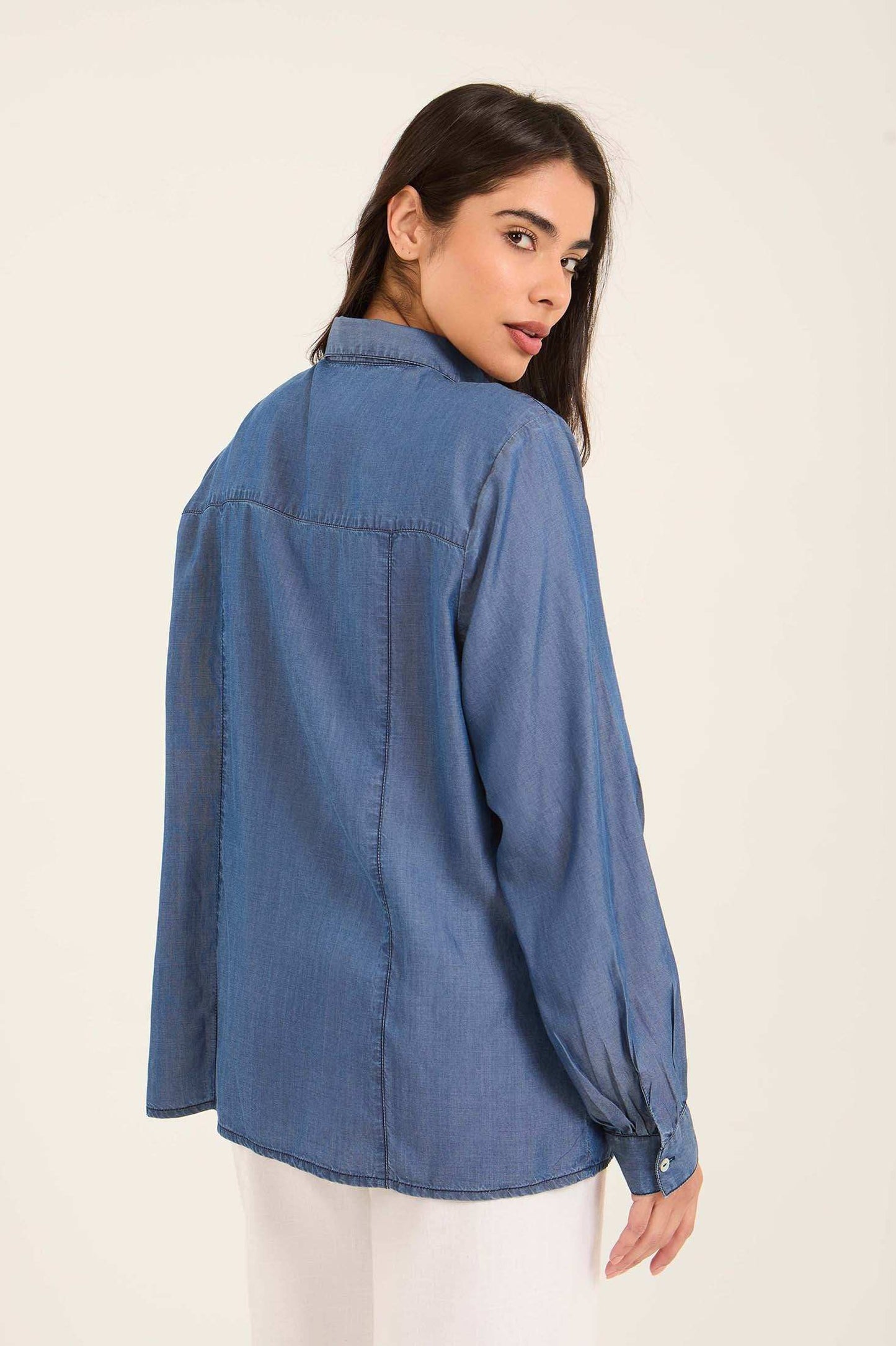 قميص فيسكوز بياقة مطرزة